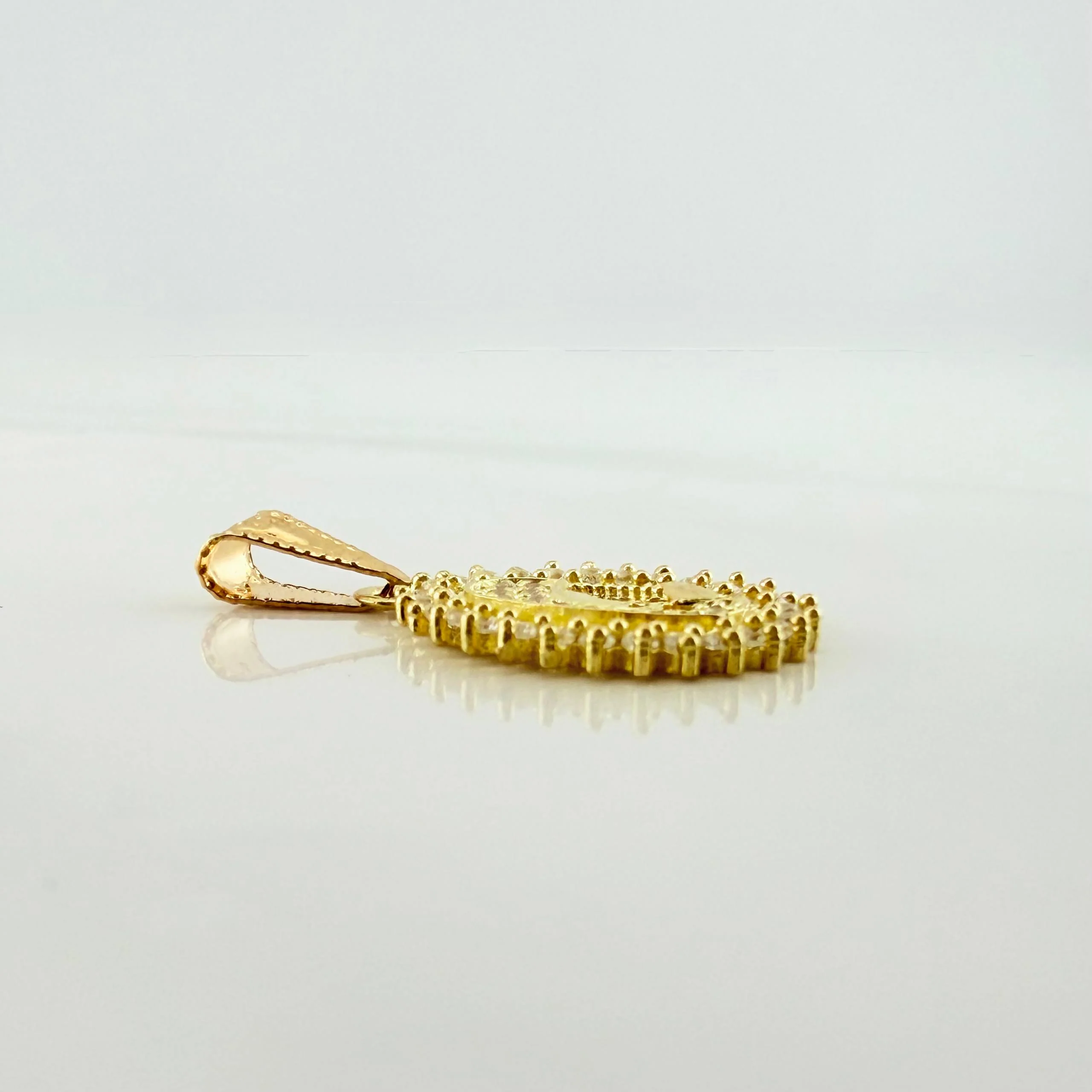 Dije Virgen Maria 1.7 g / 2.3 cm Oro Amarillo 18K - Image 3