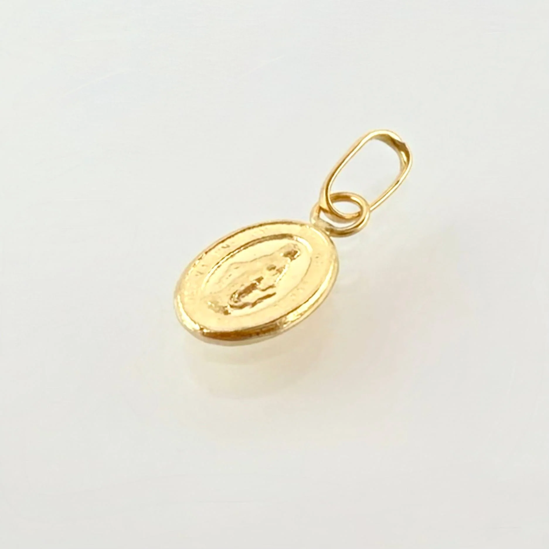 Dije Virgen Milagrosa 0.2gr / 1.5cm / Oro Amarillo 18K - Image 3