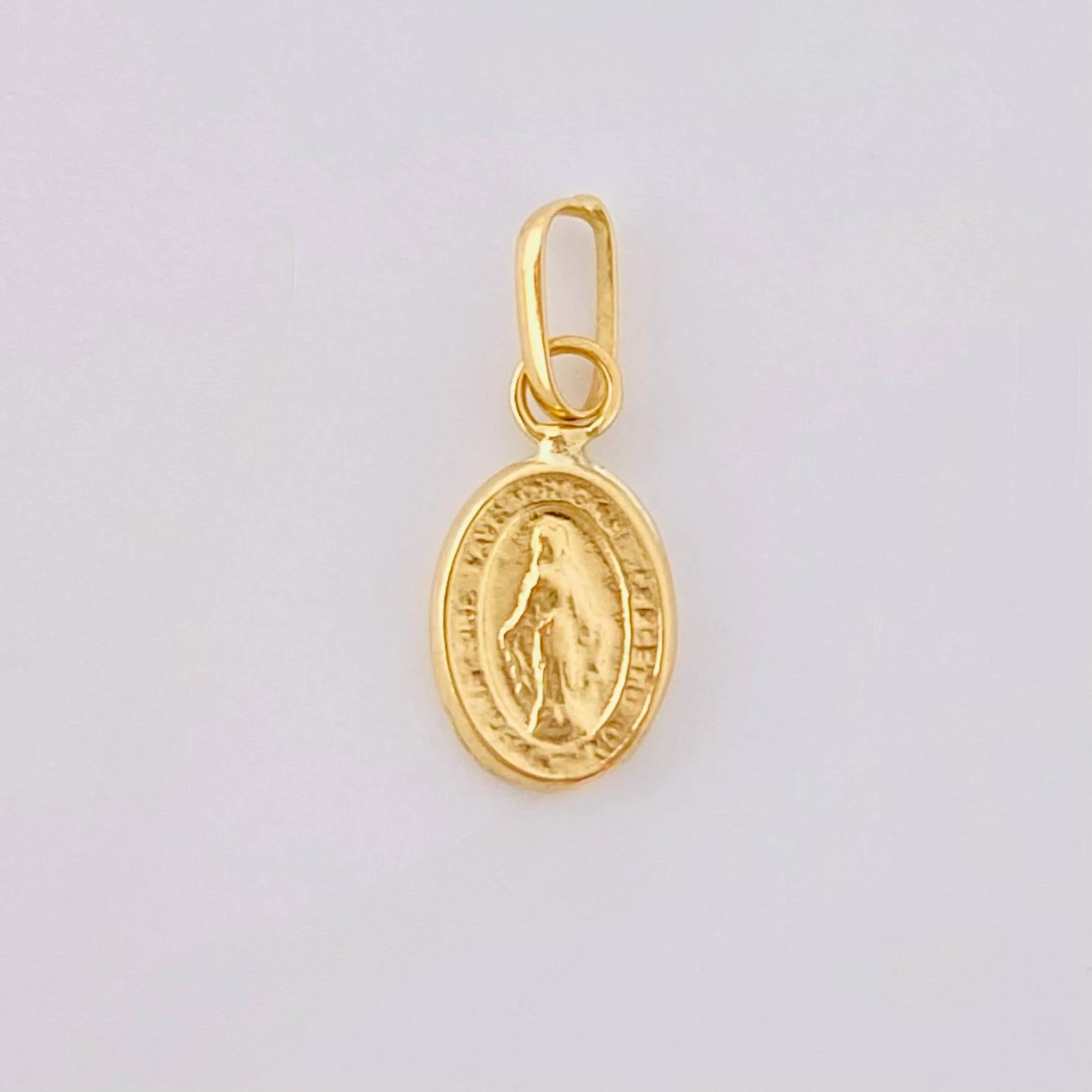 Dije Virgen Milagrosa 0.4gr / 1.4cm / Oro Amarillo 18K *