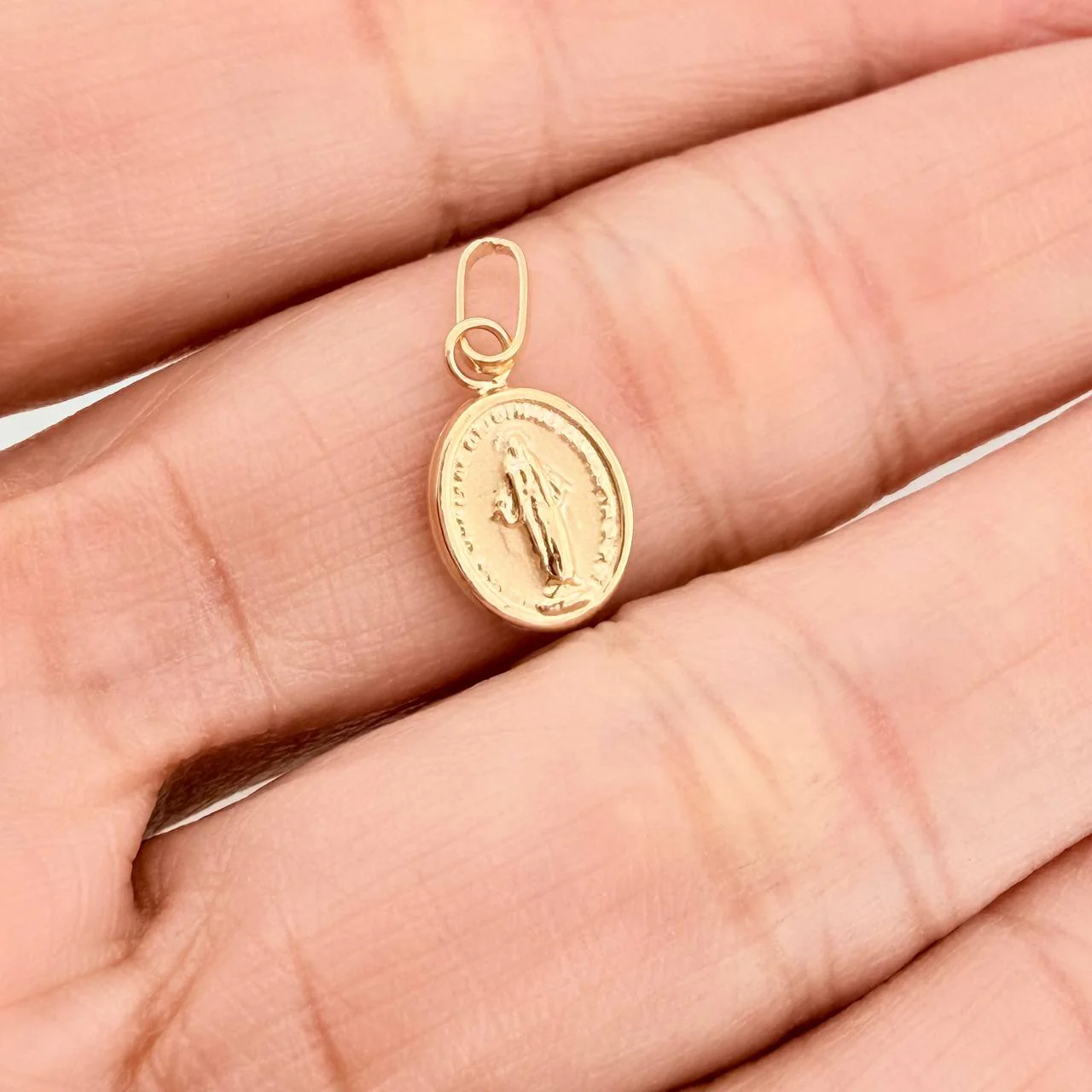Dije Virgen Milagrosa 0.55gr / 1.4cm / Plano Oro Amarillo 18K & - Image 4