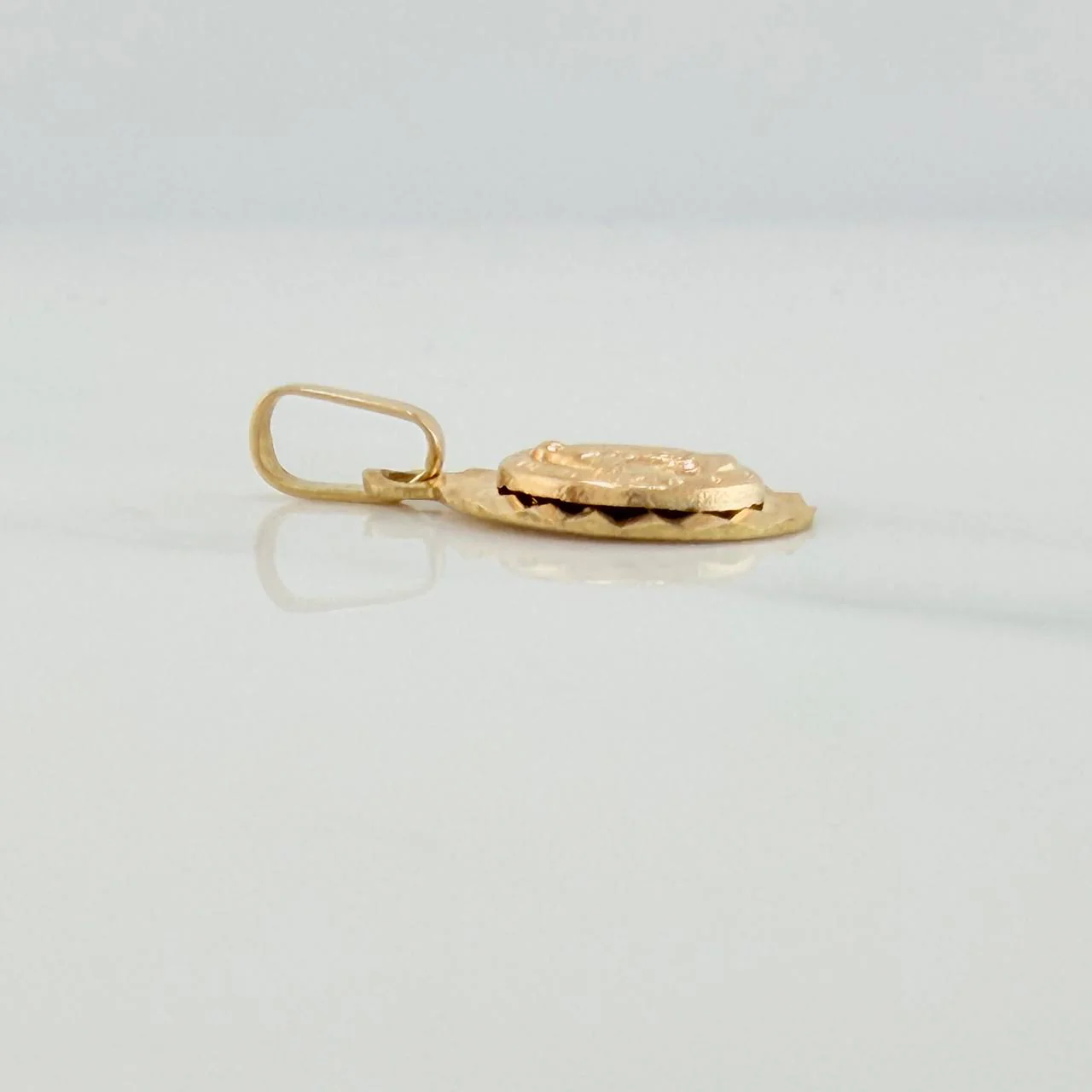 Dije Virgen Milagrosa 0.9gr / 1.7cm / Oro Amarillo 18K % - Image 3