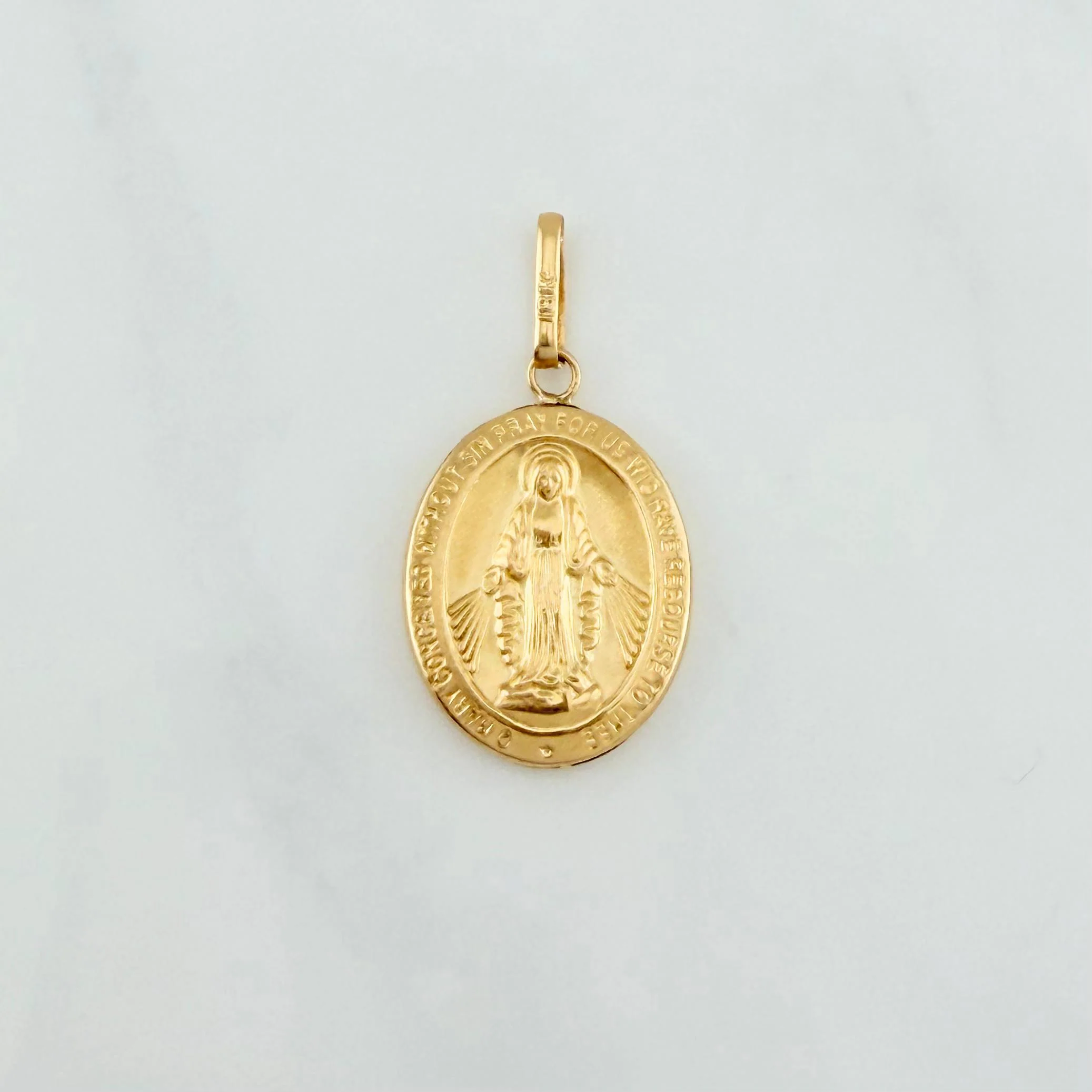 Dije Virgen Milagrosa 1.65 g / 3.2 cm Oro Amarillo 18K