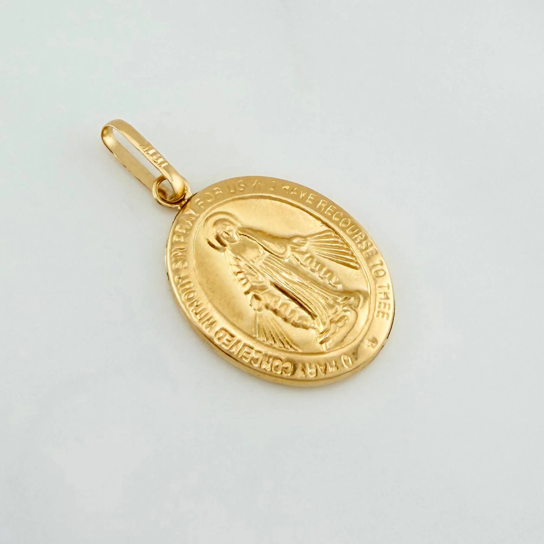 Dije Virgen Milagrosa 1.7 g / 3.2 cm Oro Amarillo 18K - Image 2