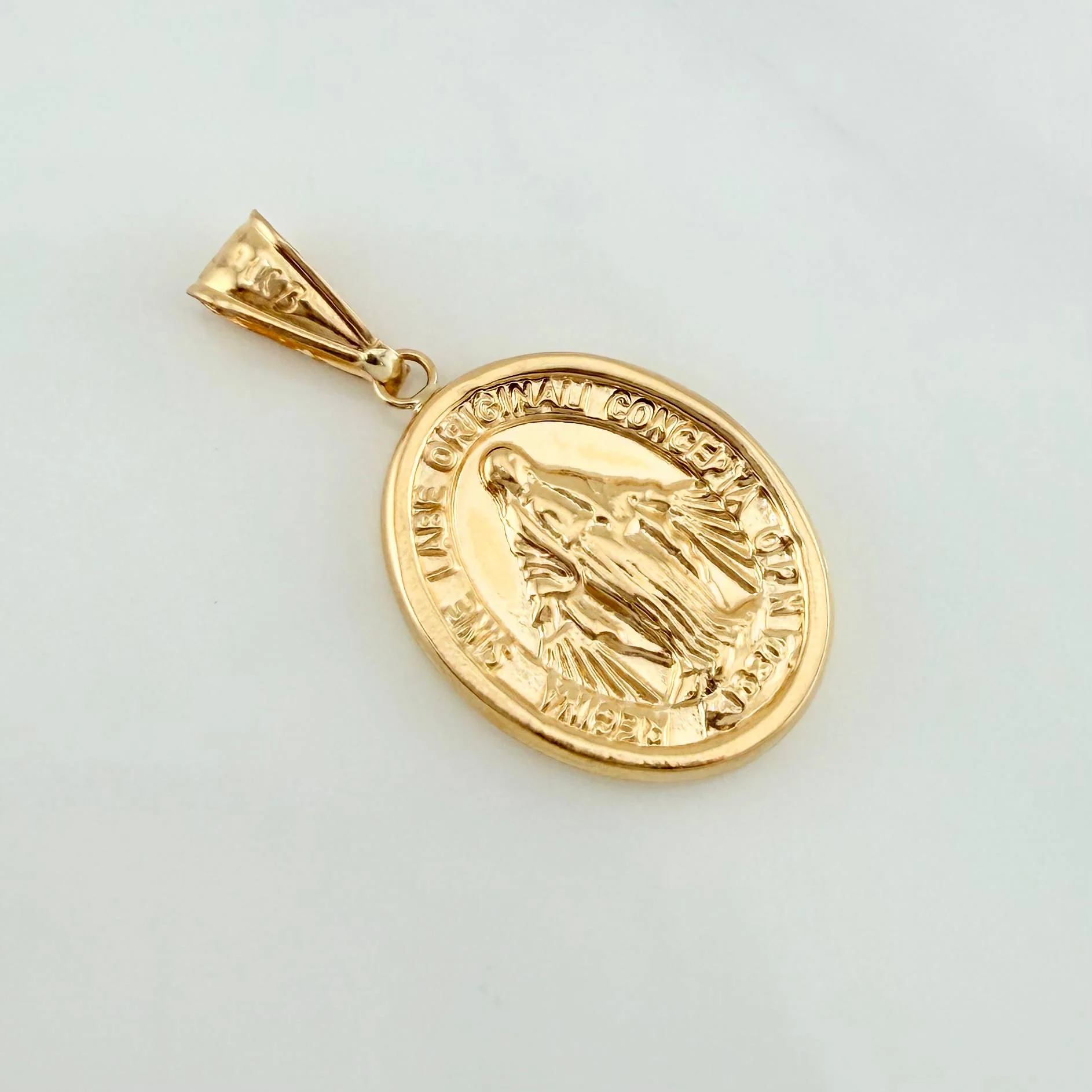 Dije Virgen Milagrosa 1.95 g / 3.4 cm Oro Amarillo 18K - Image 2