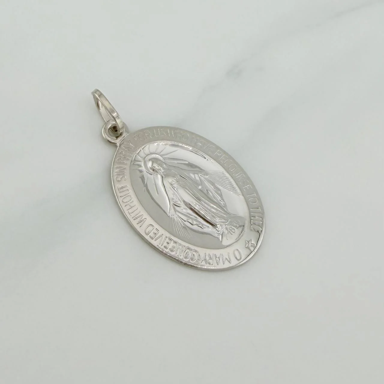 Dije Virgen Milagrosa 6.75 g / 4 cm Oro Blanco 18K - Image 3