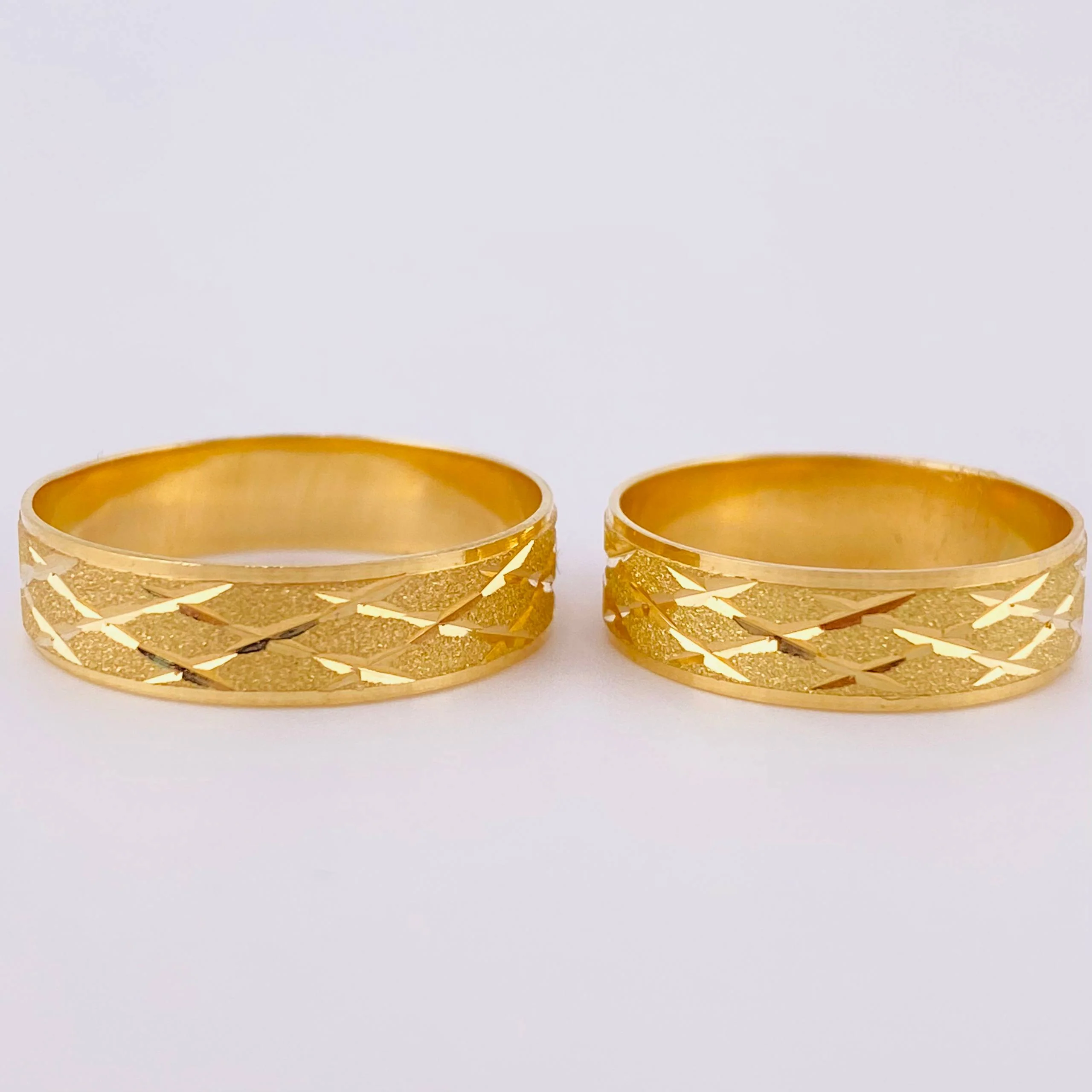 Fabricacion Bajo Pedido Argollas Malla Zig-Zag Diamantada 7gr / Mate Oro Amarillo 18K