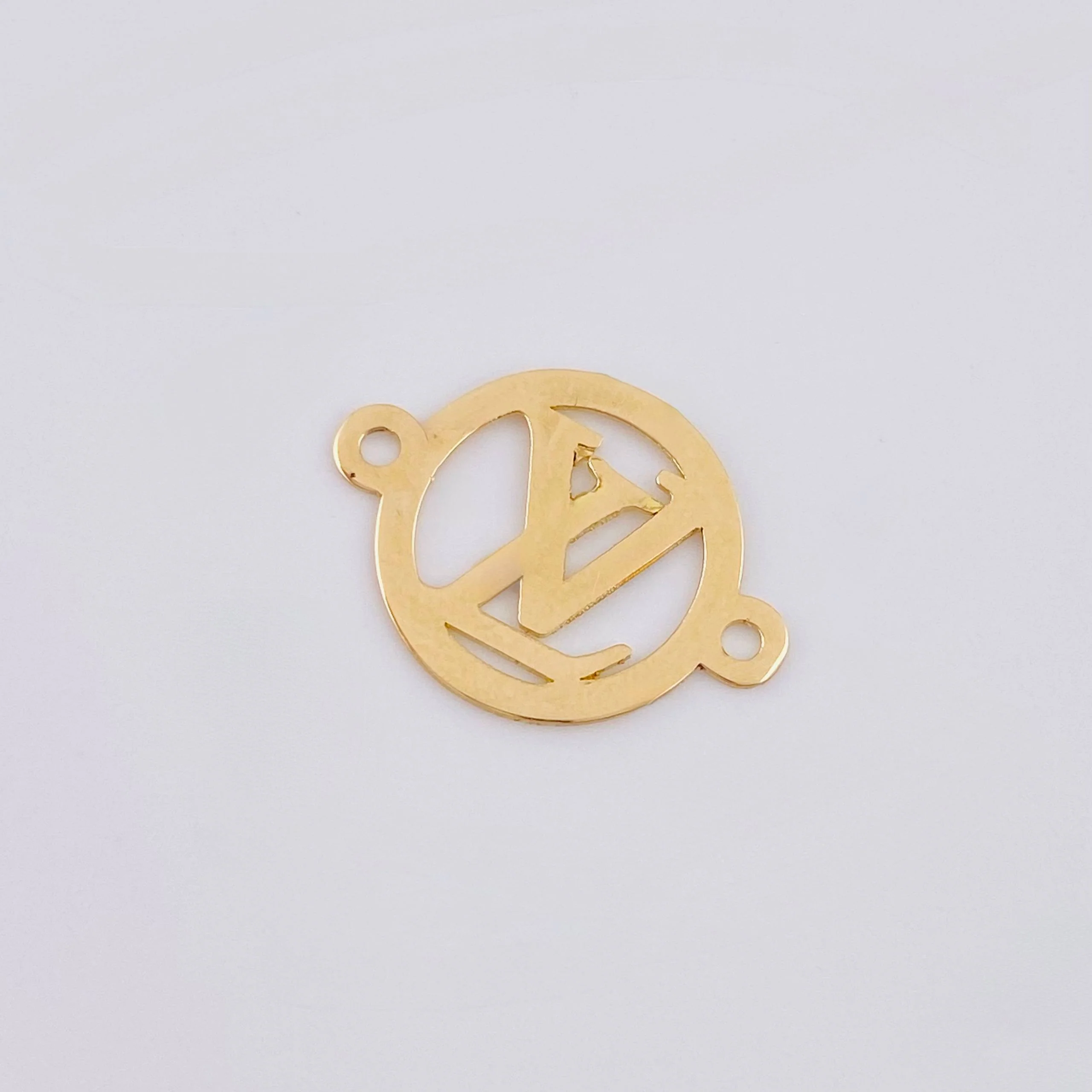 Herraje Circulo Letra 0.45gr / 1.5cm / Oro Amarillo 18K - Image 2