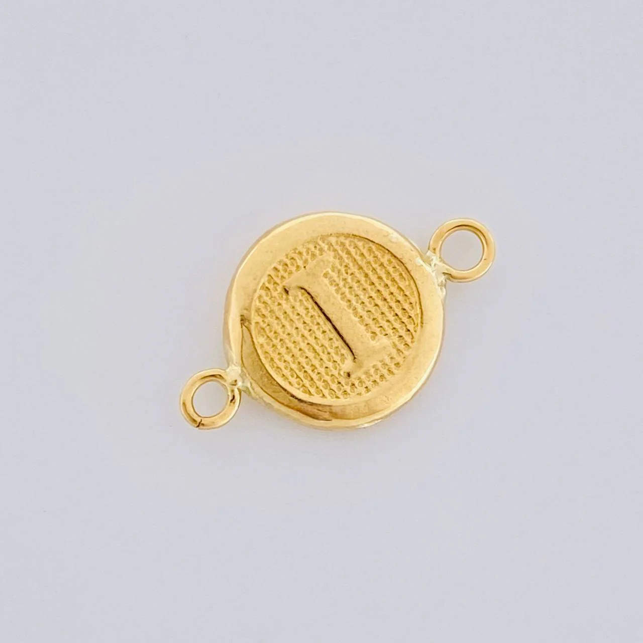 Herraje Circulo Letra I 0.4g / 1.5cm Oro Amarillo 18K - Image 2