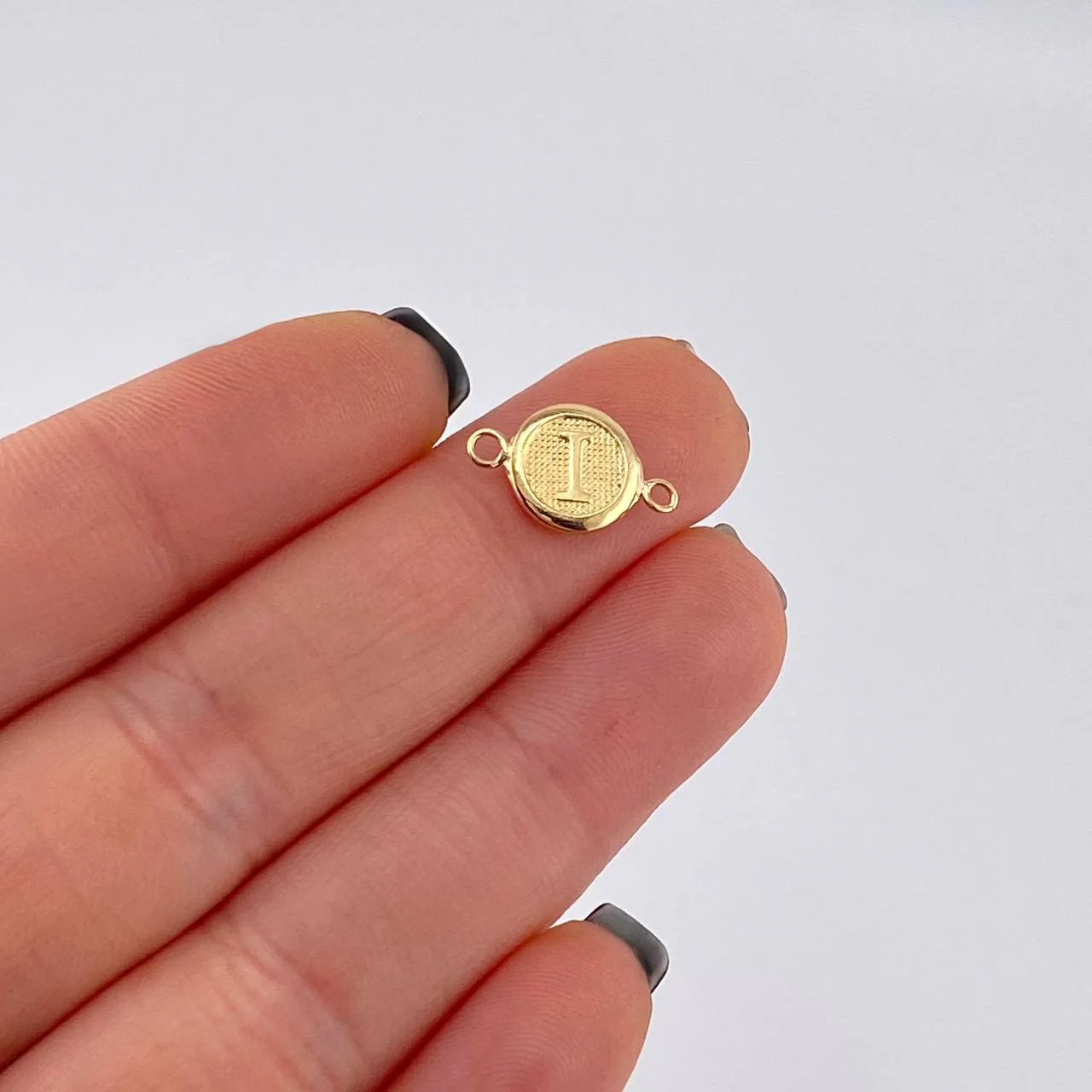 Herraje Circulo Letra I 0.4g / 1.5cm Oro Amarillo 18K - Image 3