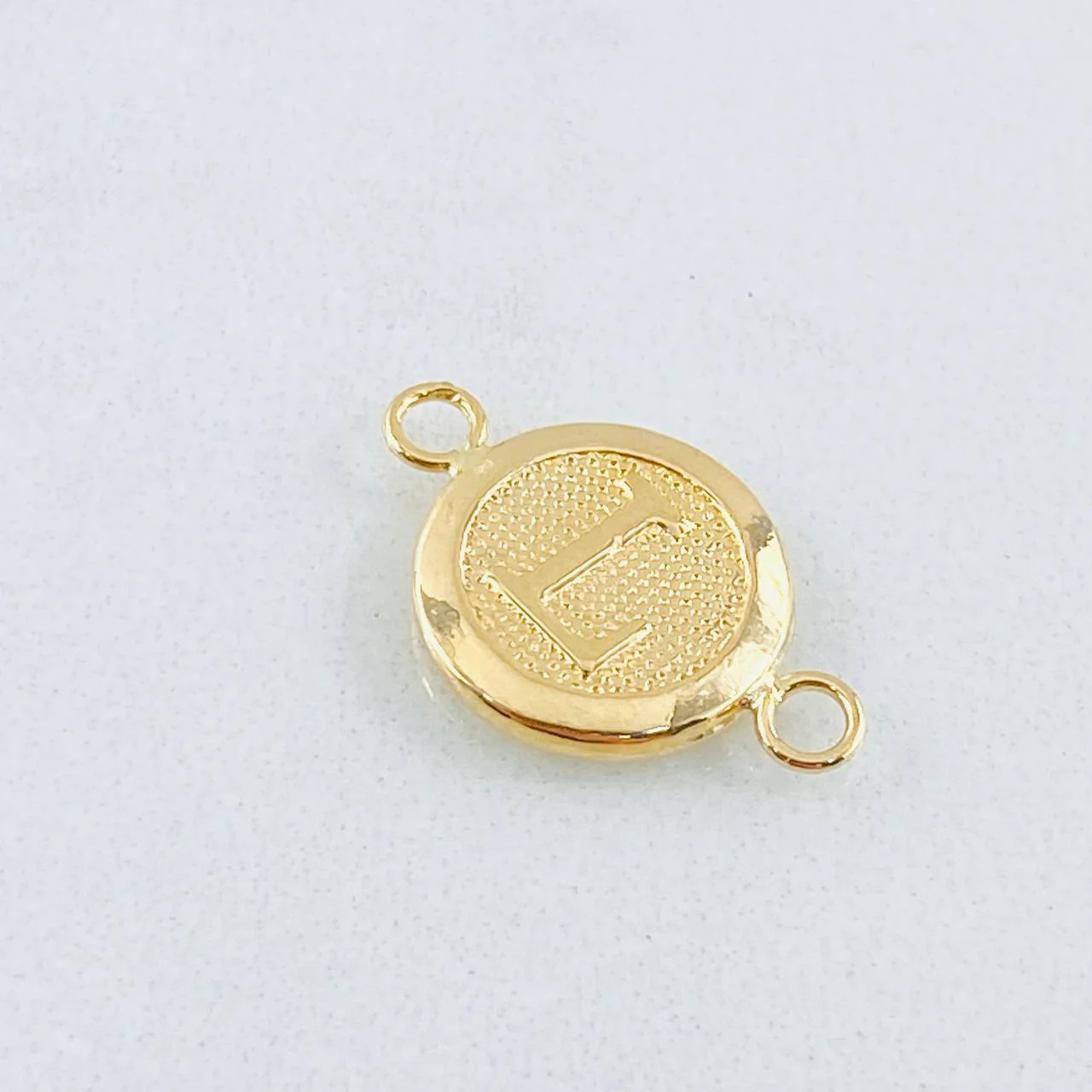 Herraje Circulo Letra L 0.4 g / 1.5 cm Oro Amarillo 18K - Image 3