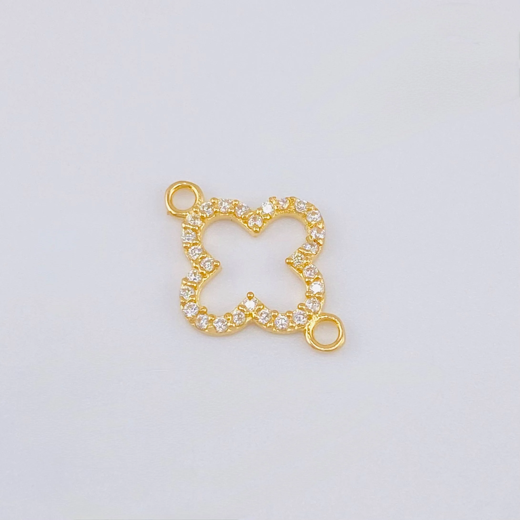 Herraje Cruz Suiza 0.5gr / 1.7cm / Oro Amarillo 18K - Image 2