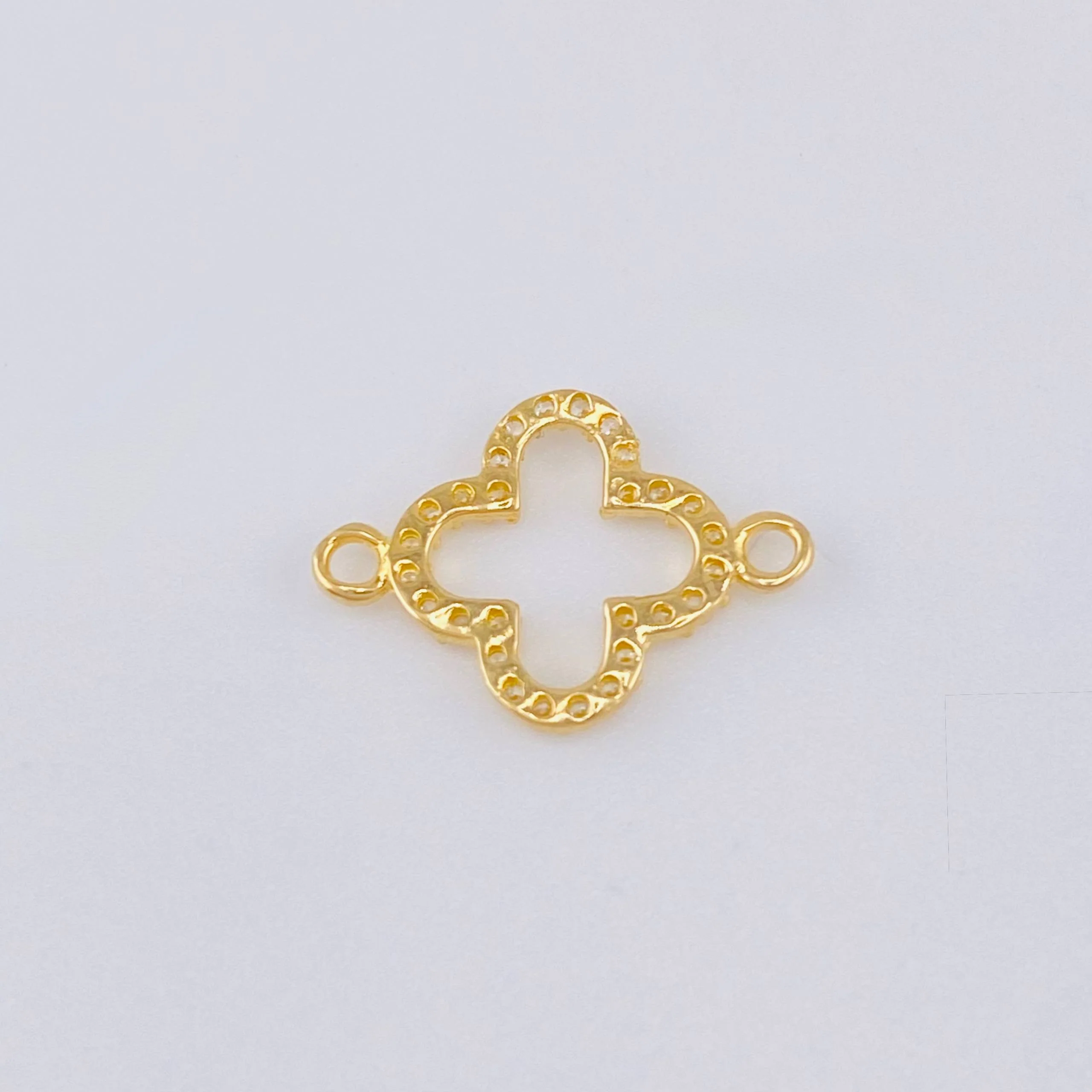 Herraje Cruz Suiza 0.5gr / 1.7cm / Oro Amarillo 18K - Image 3