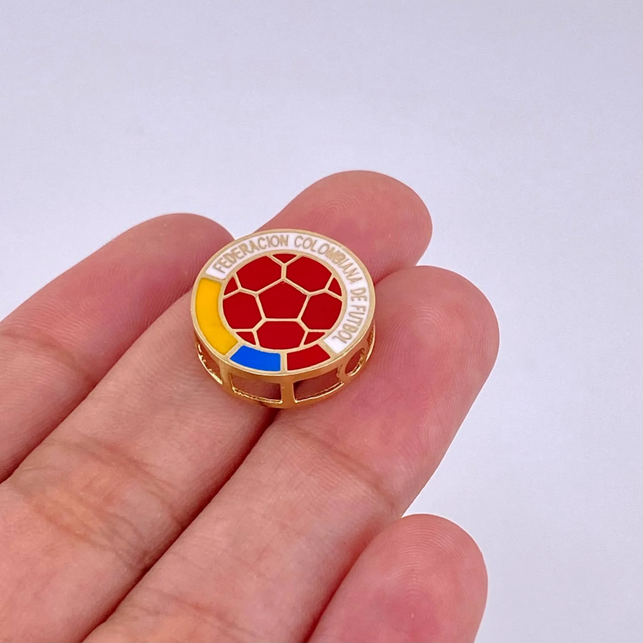 Herraje Escudo Selección 3.6 g / 1.7 cm Oro Amarillo 18K - Image 3