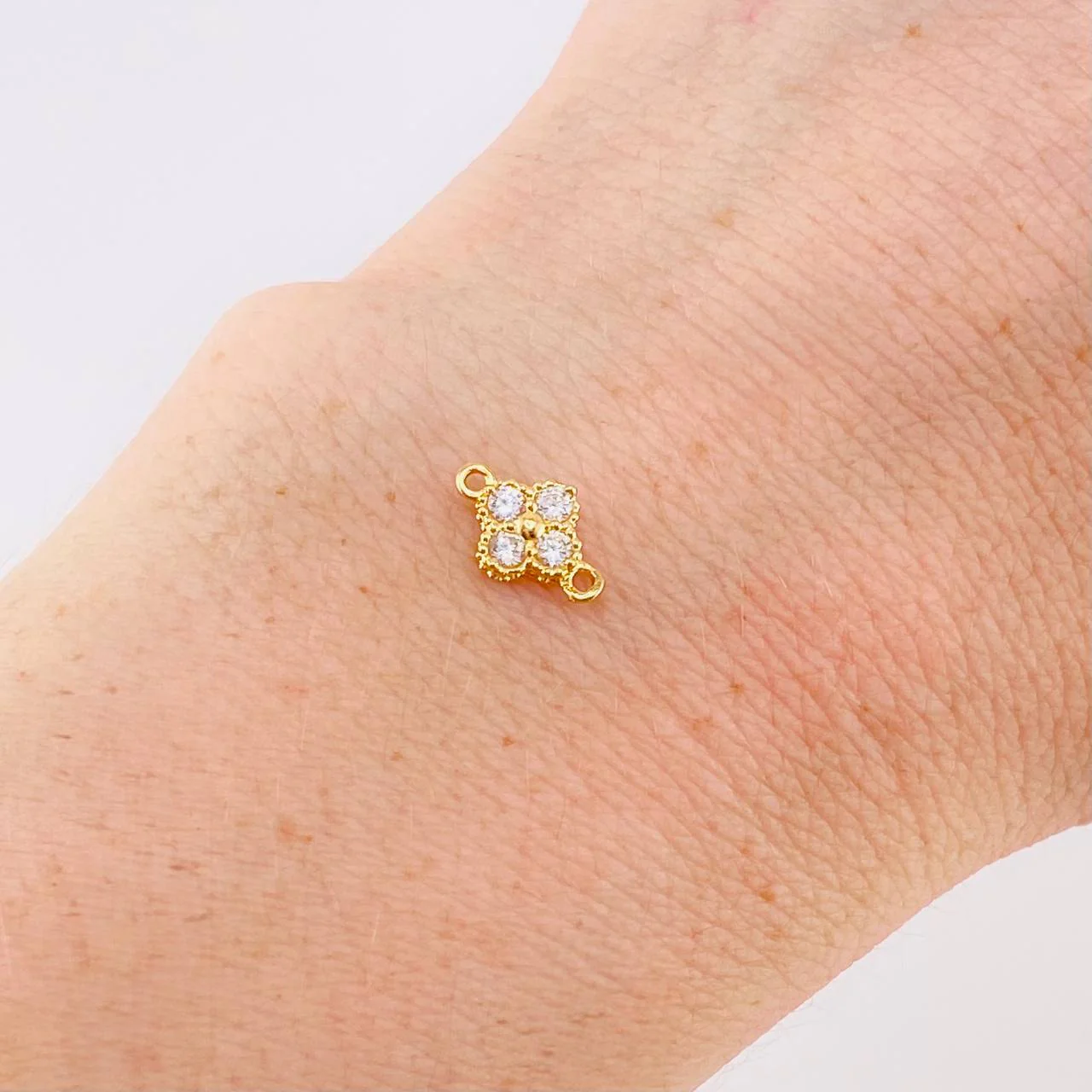 Herraje Flor Trebol Cuatro Hojas 0.4 g / 1 cm Oro Amarillo 18K - Image 4
