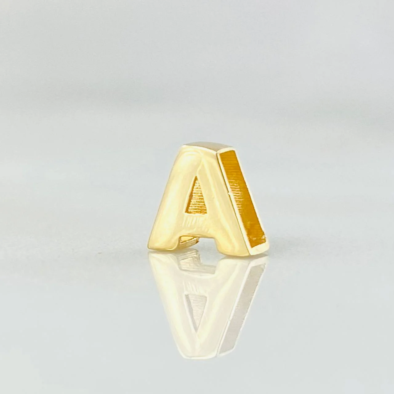 Herraje Letra A 0.25 g / 0.6 cm Oro Amarillo 18K - Image 2