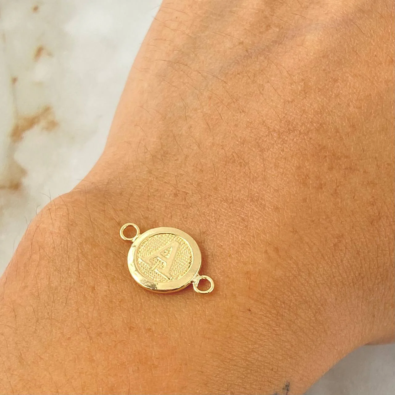 Herraje Letra Circulo A 0.35 g / 1.5 cm Oro Amarillo 18K - Image 4
