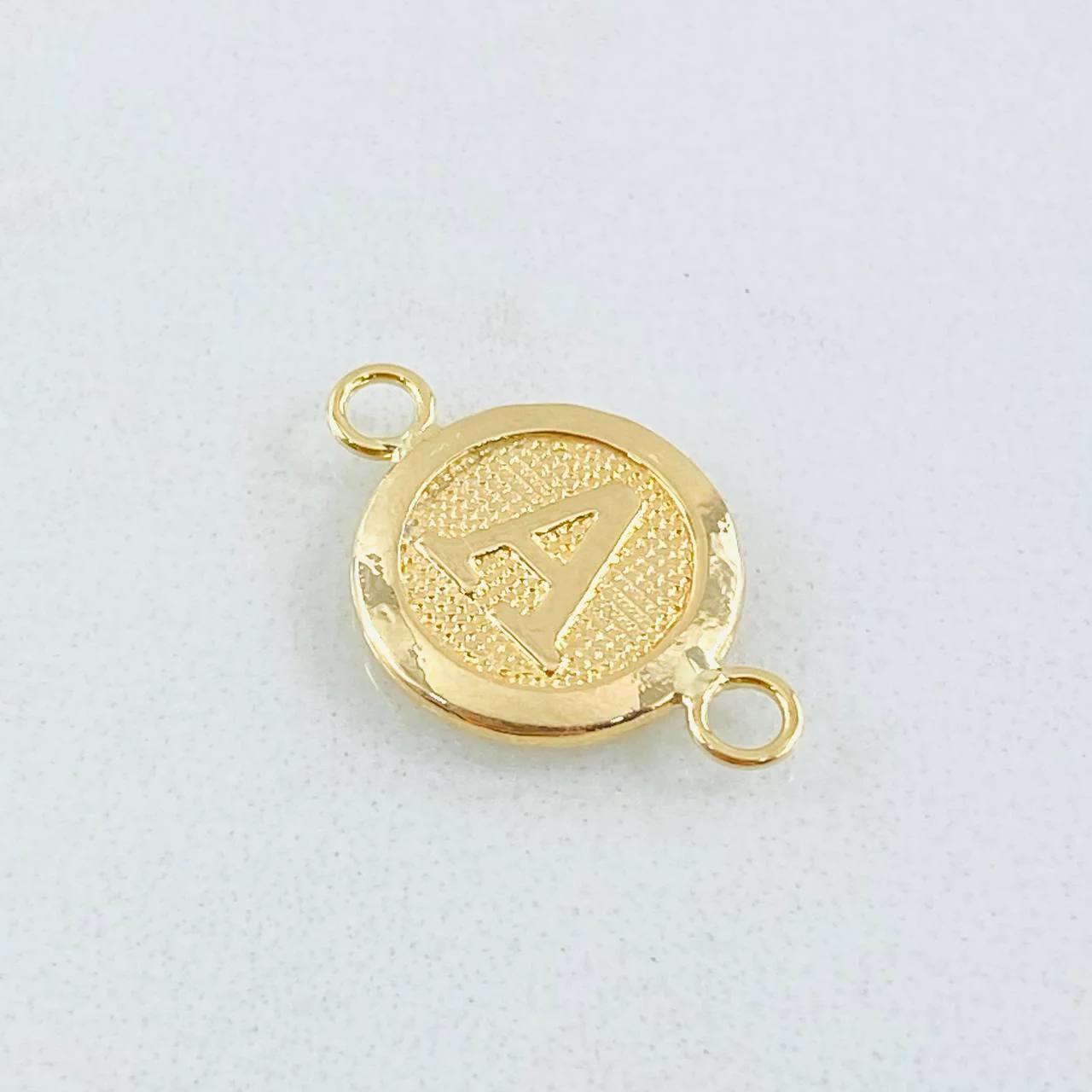 Herraje Letra Circulo A 0.4 g / 1.5 cm Oro Amarillo 18K - Image 3