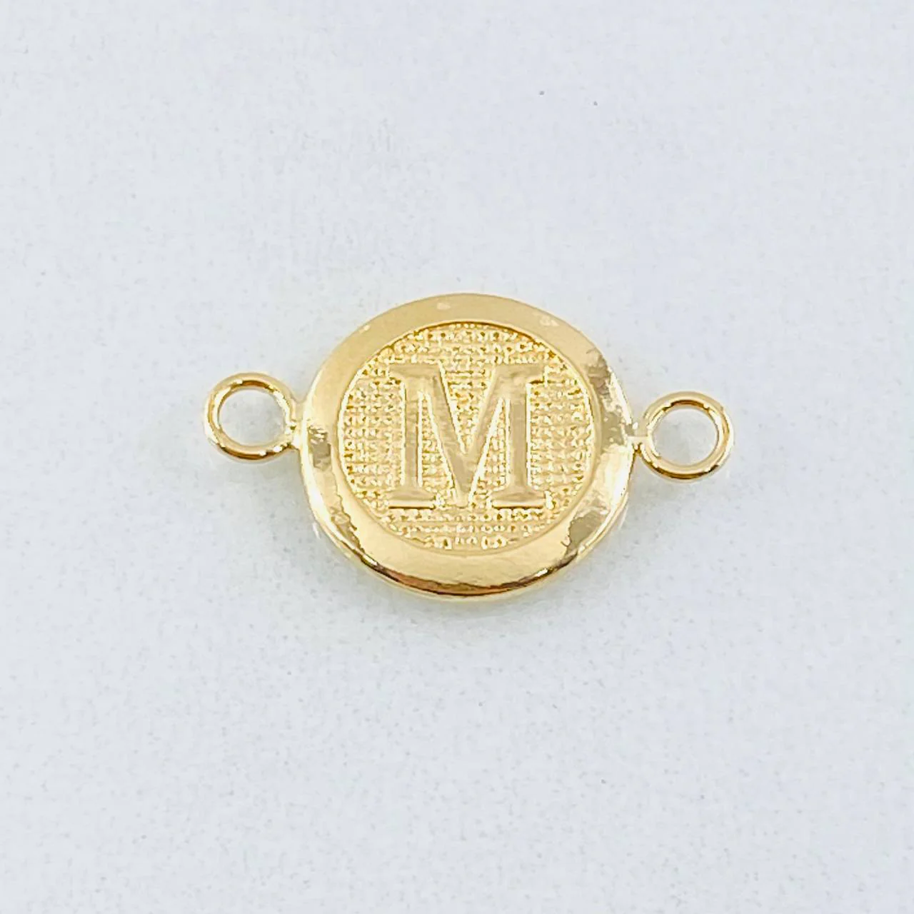 Herraje Letra Circulo M 0.4 g / 1.5 cm Oro Amarillo 18K - Image 3