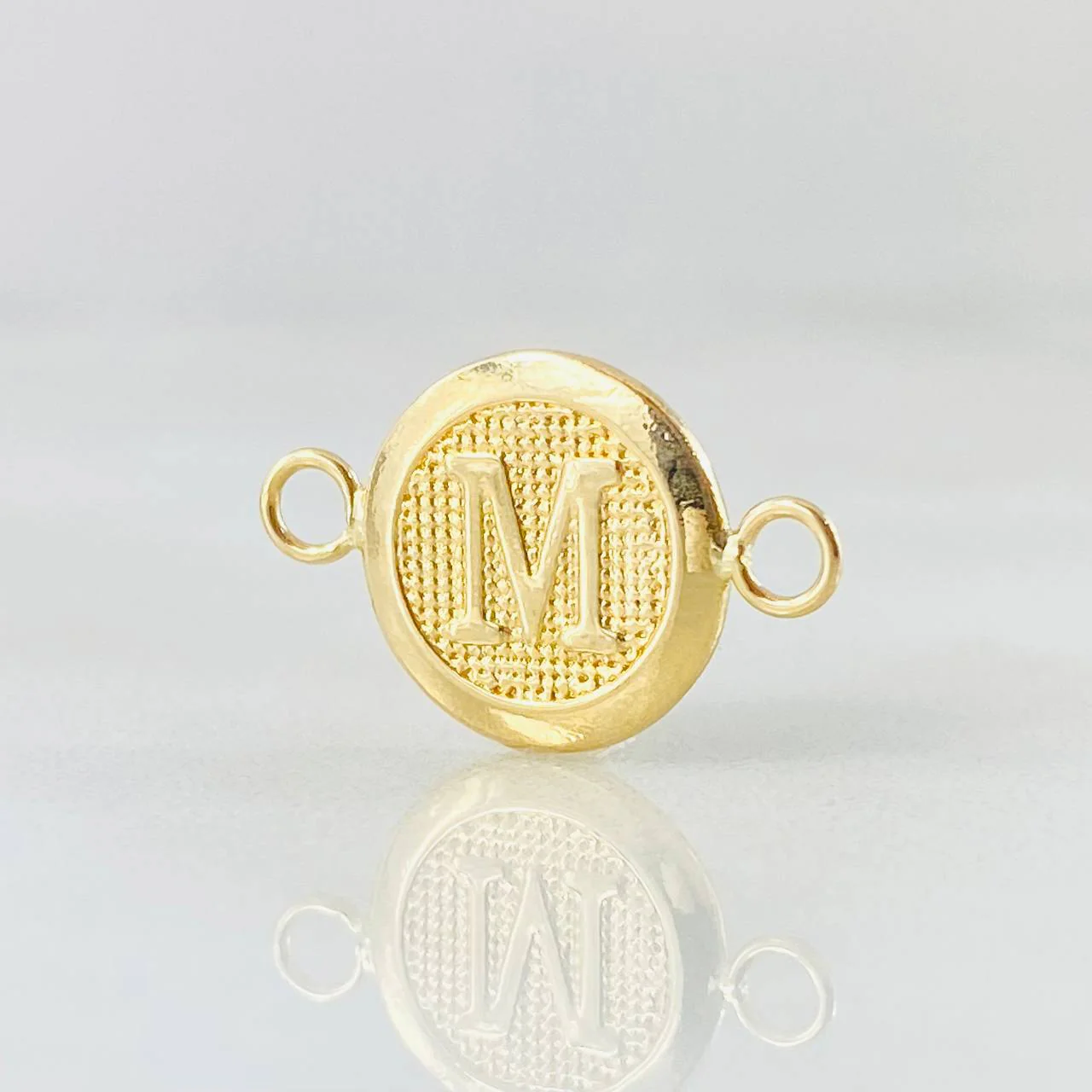 Herraje Letra Circulo M 0.4 g / 1.5 cm Oro Amarillo 18K