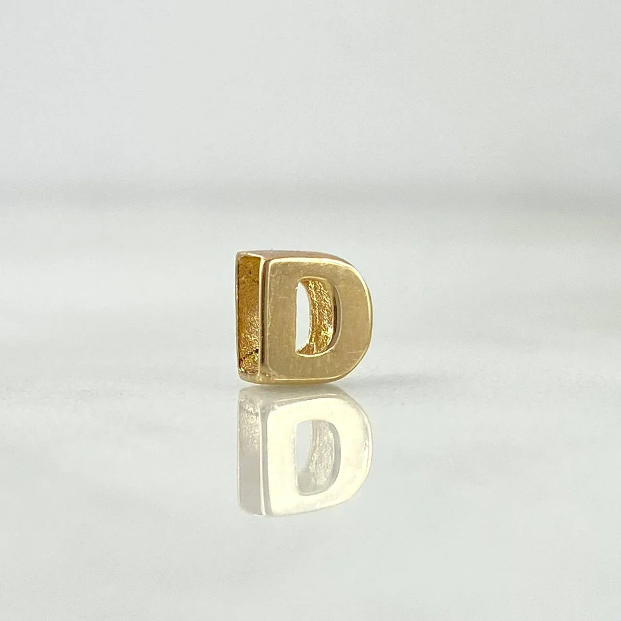Herraje Letra D 0.35gr / 0.5cm / Oro Amarillo 18K