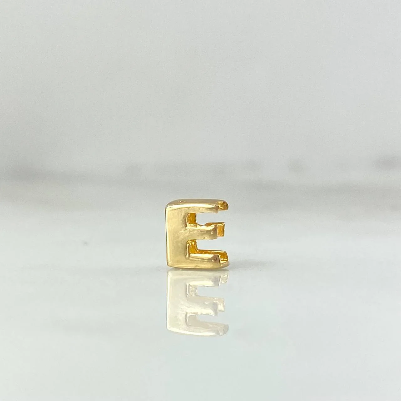 Herraje Letra E 0.35gr / 0.5cm / Oro Amarillo 18K