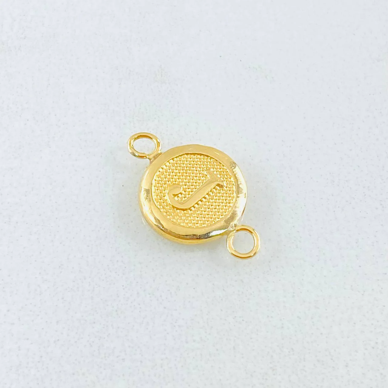 Herraje Letra J 0.35 g / 1.5 cm Oro Amarillo 18K - Image 2