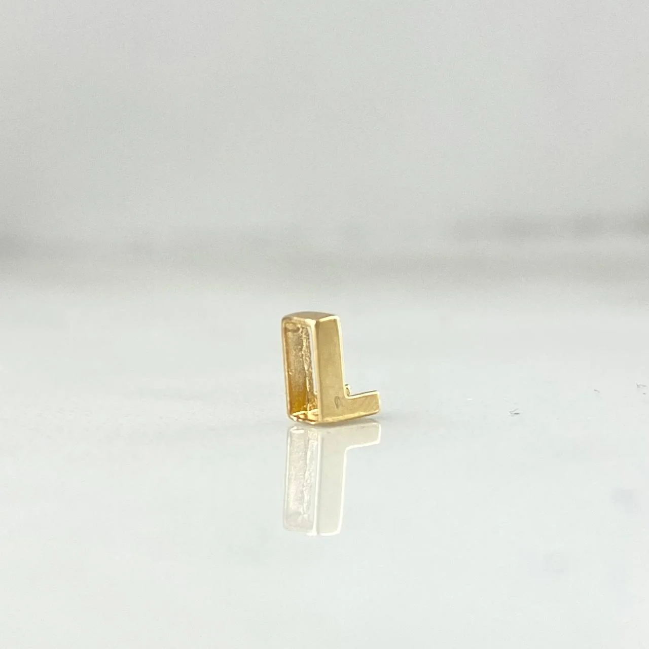 Herraje Letra L 0.25gr / 0.5cm / Oro Amarillo 18K - Image 2