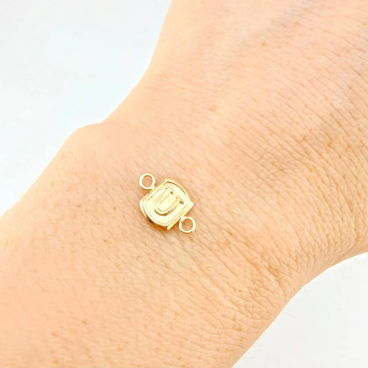 Herraje Letra U 0.3 g / 1.2 cm Oro Amarillo 18K - Image 4