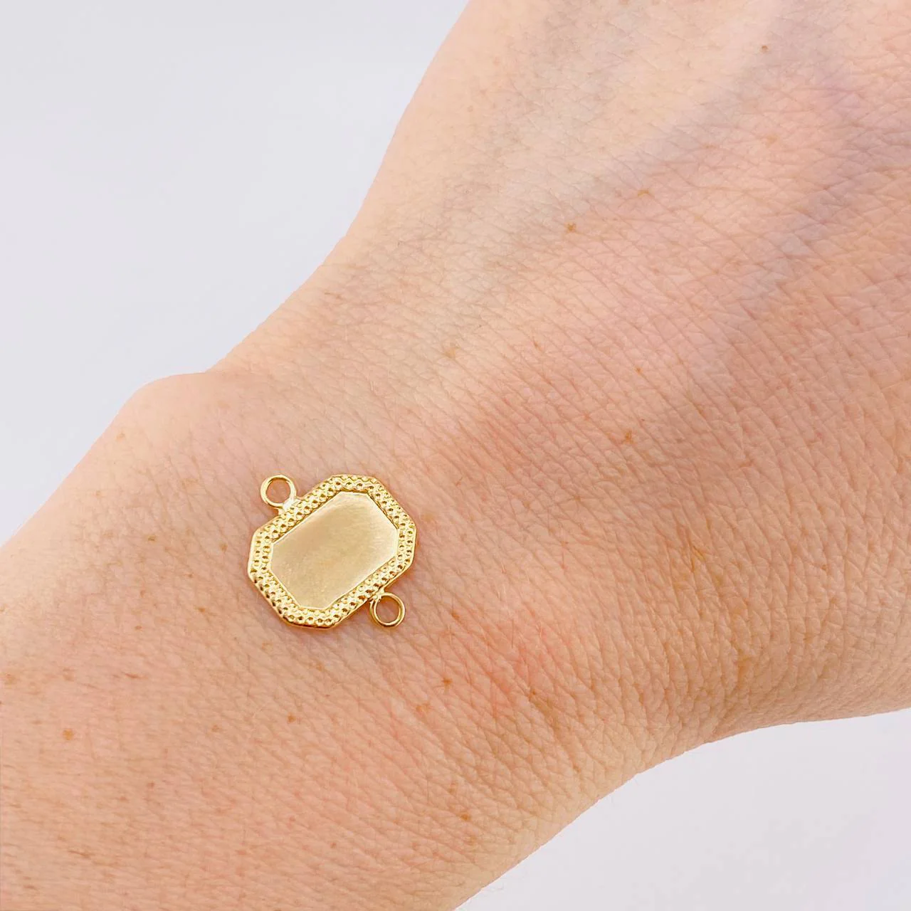 Herraje Placa Marco Bordeado 0.5 g / 1.5 cm Oro Amarillo 18K - Image 3