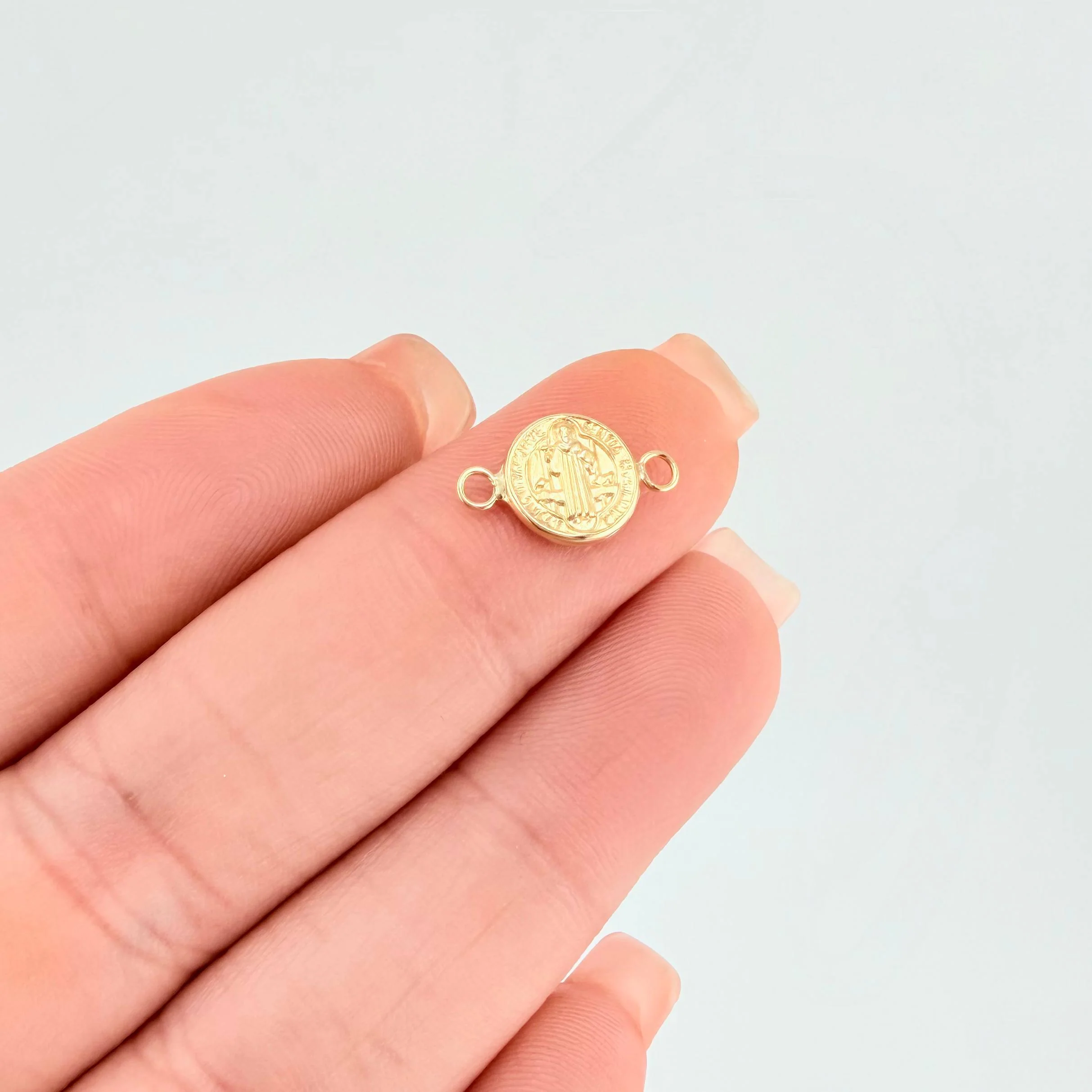 Herraje San Benito 0.6gr / 1.7cm / Oro Amarillo 18K - Image 4