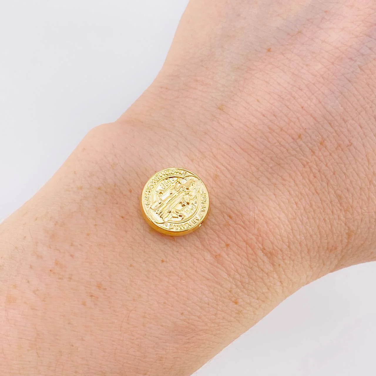 Herraje San Benito 0.8 g / 1.3 cm Oro Amarillo 18K - Image 5