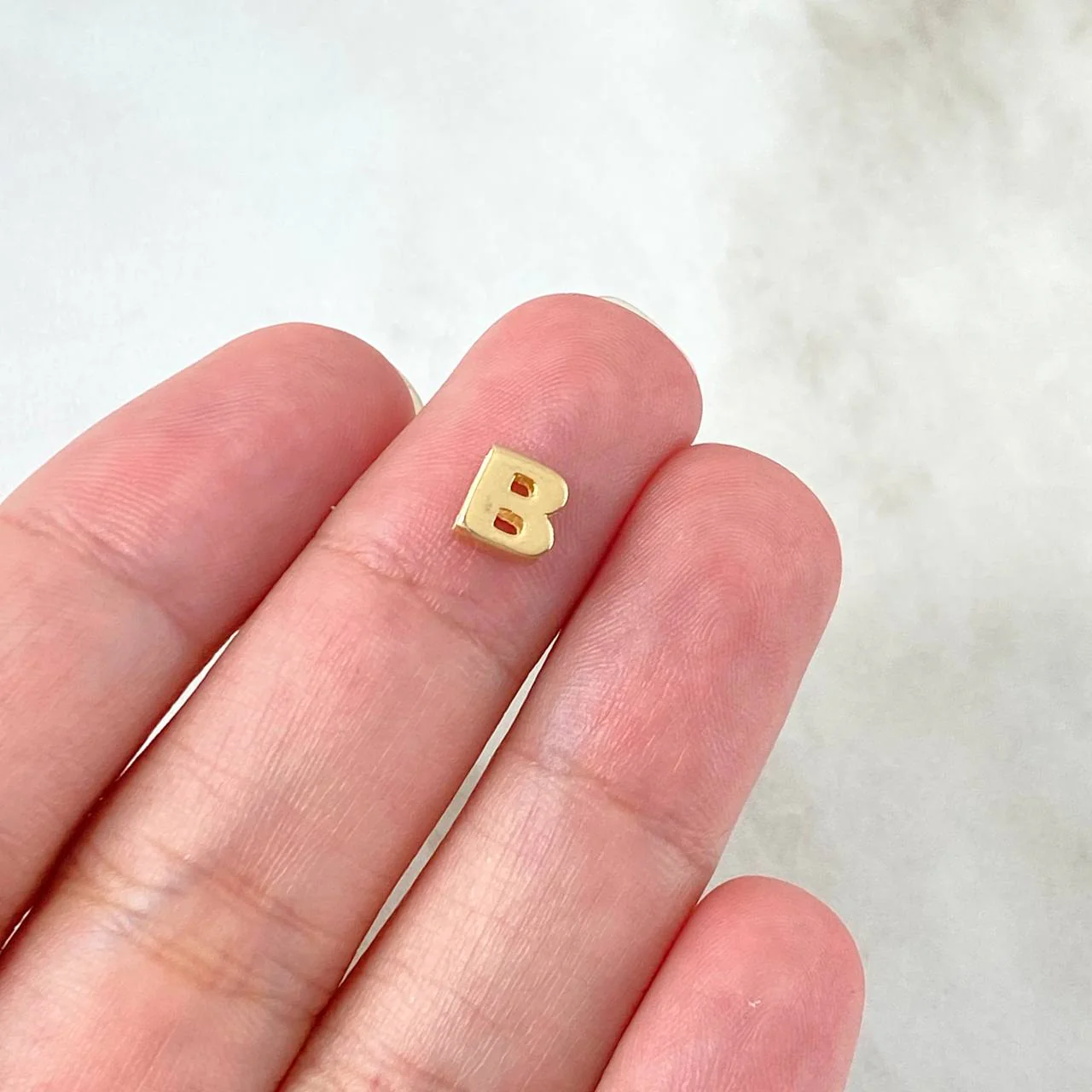Herraje Tambor Letra B 0.45gr / 6mm Oro Amarillo 18K - Image 3