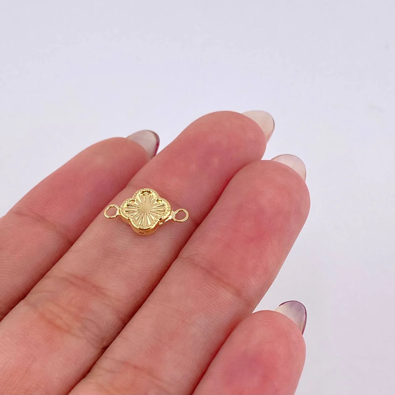 Herraje Trebol Dorado 0.35gr / 1.5cm / Oro Amarillo 18K * - Image 3