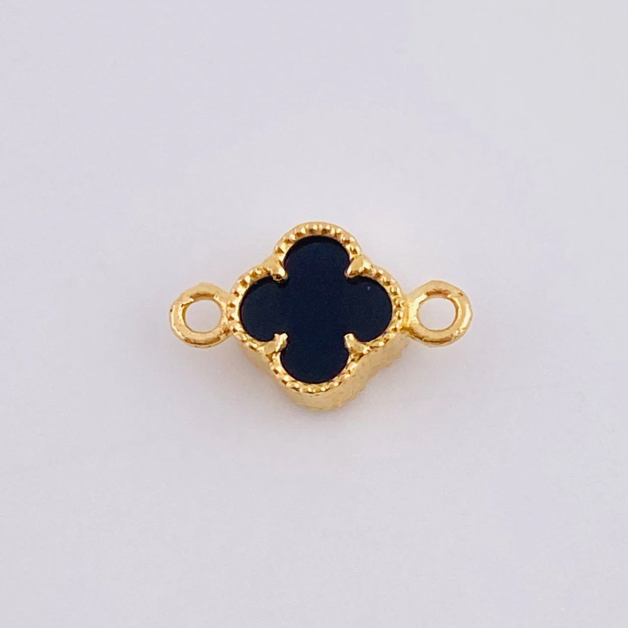 Herraje Trebol Onix Negro 0.5 g / 1.1 cm Oro Amarillo 18K