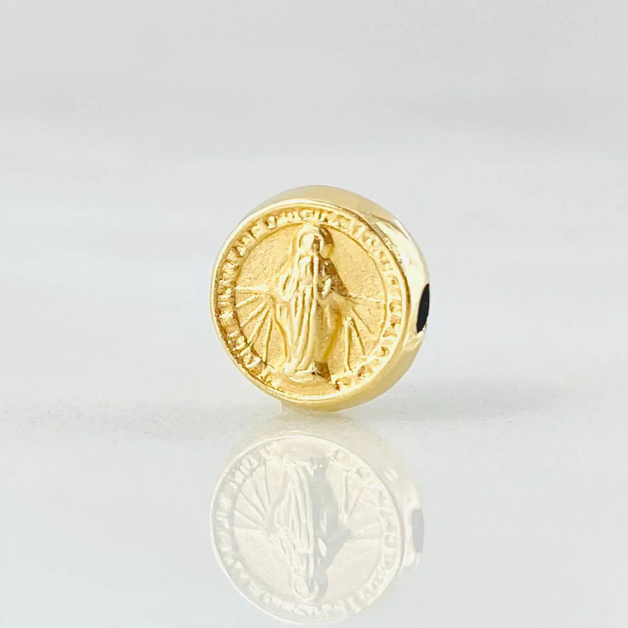 Herraje Virgen De La Milagrosa 0.55 g / 1 cm Oro Amarillo 18K - Image 3