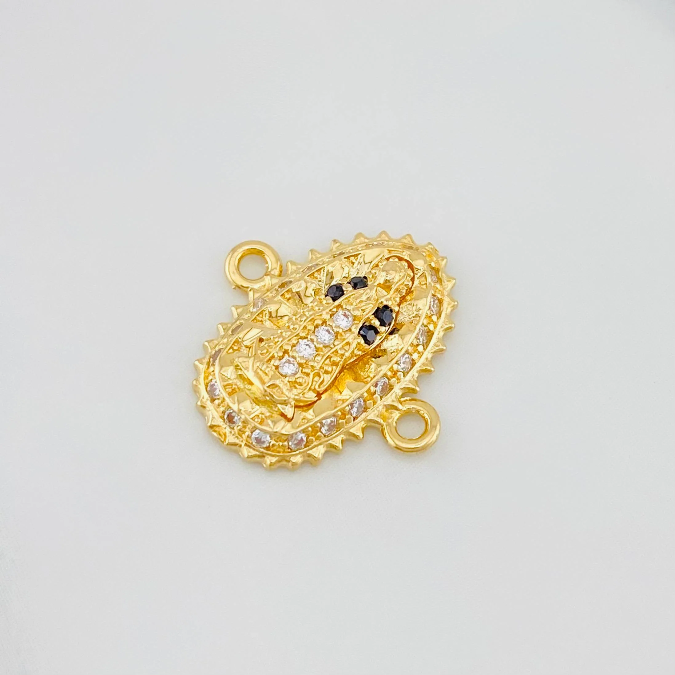 Herraje Virgen Guadalupe 1.35 g / 1.5 cm Oro Amarillo 18K - Image 3