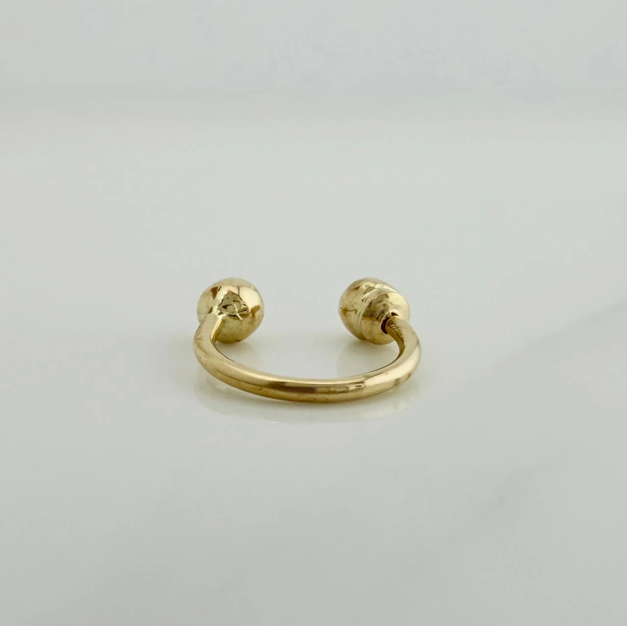 Piercing Curvo Bola 0.4 g / 1 cm Oro Amarillo 18K - Image 3