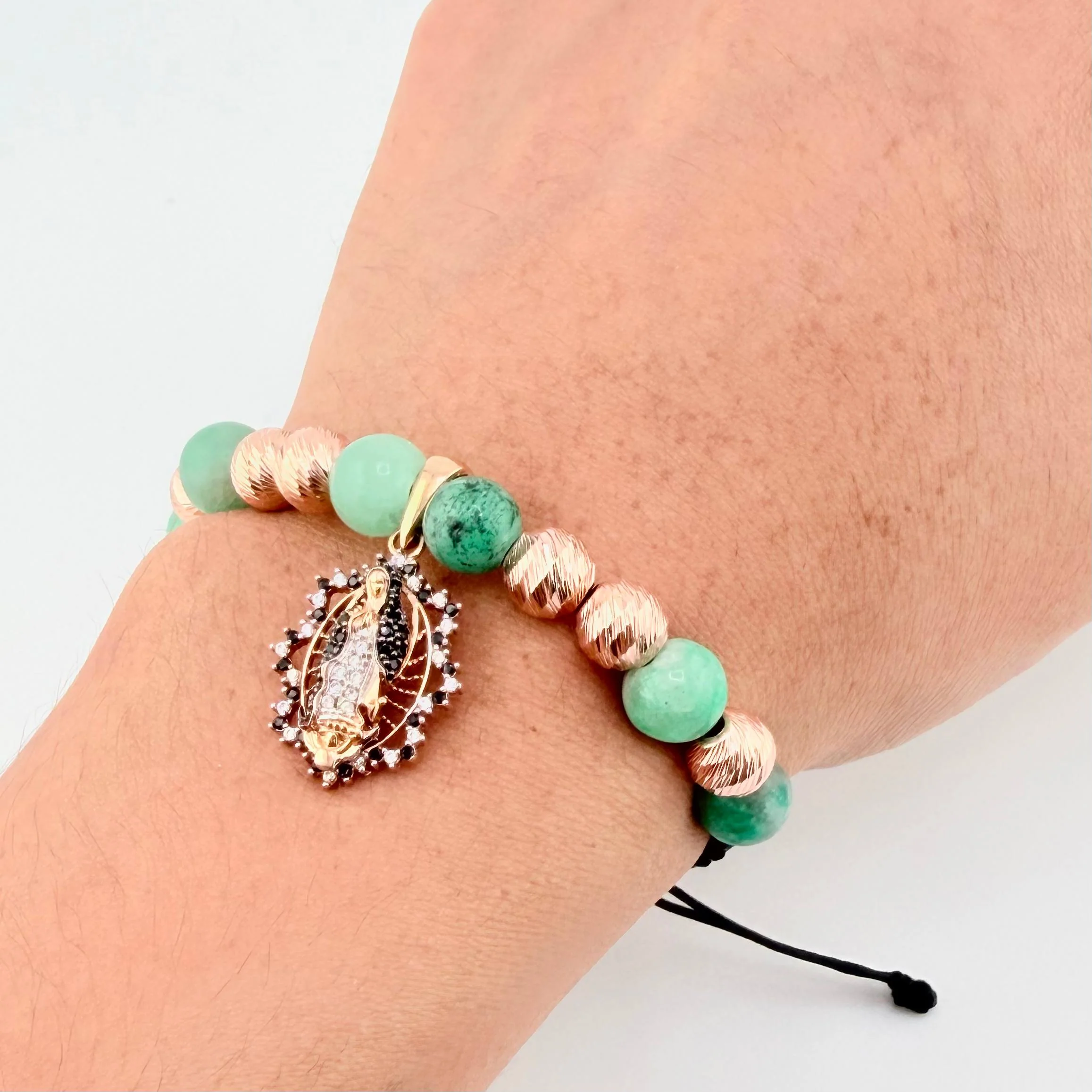 Pulsera Negra Virgen Esmeralda Bolas Diamantadas 6und 4.05gr / 7mm Dos Oros Blanco Rosa 18K - Image 3