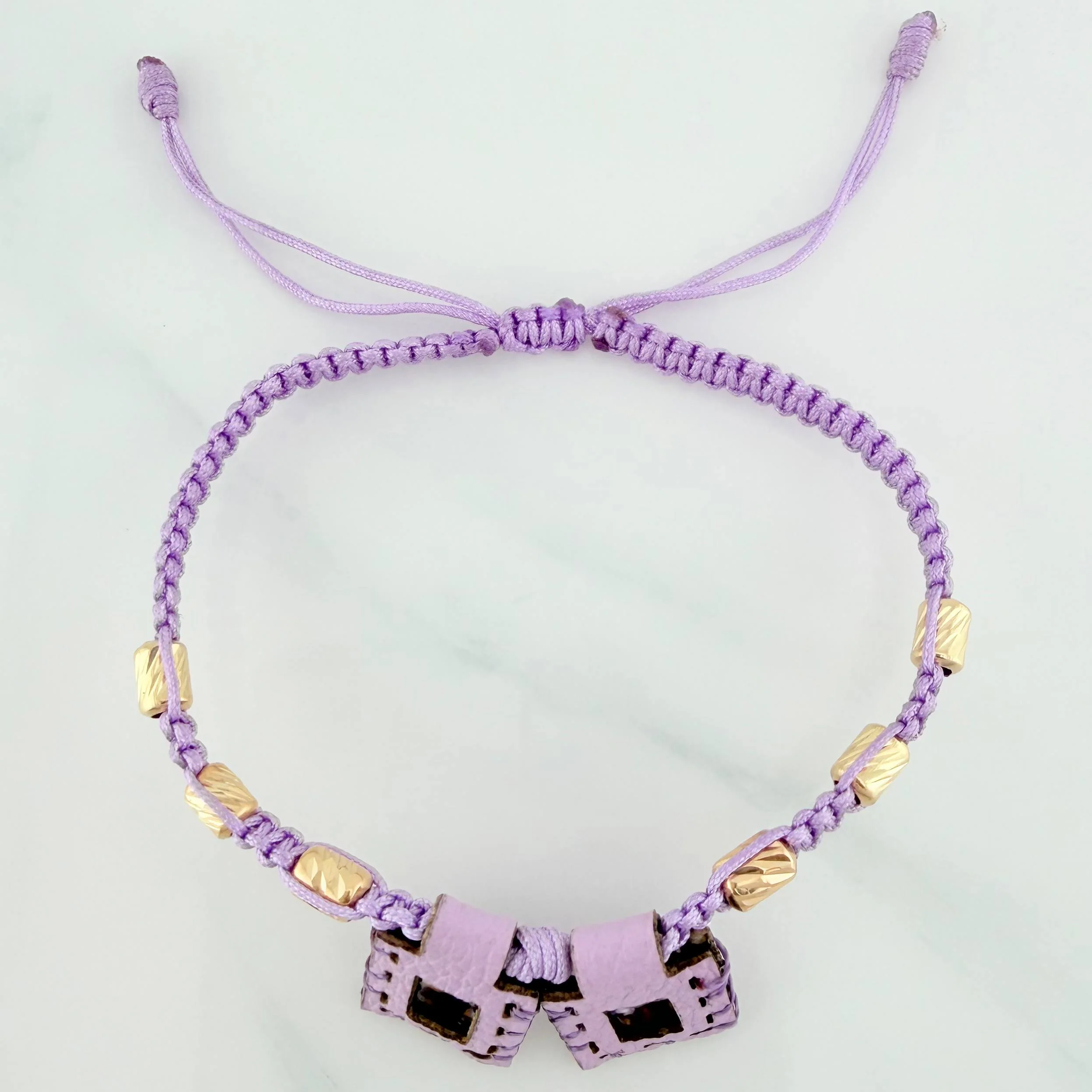 Pulsera Tejida Lila Escapulario Cilindros Diamantados 6 Und Oro Amarillo 18K - Image 3