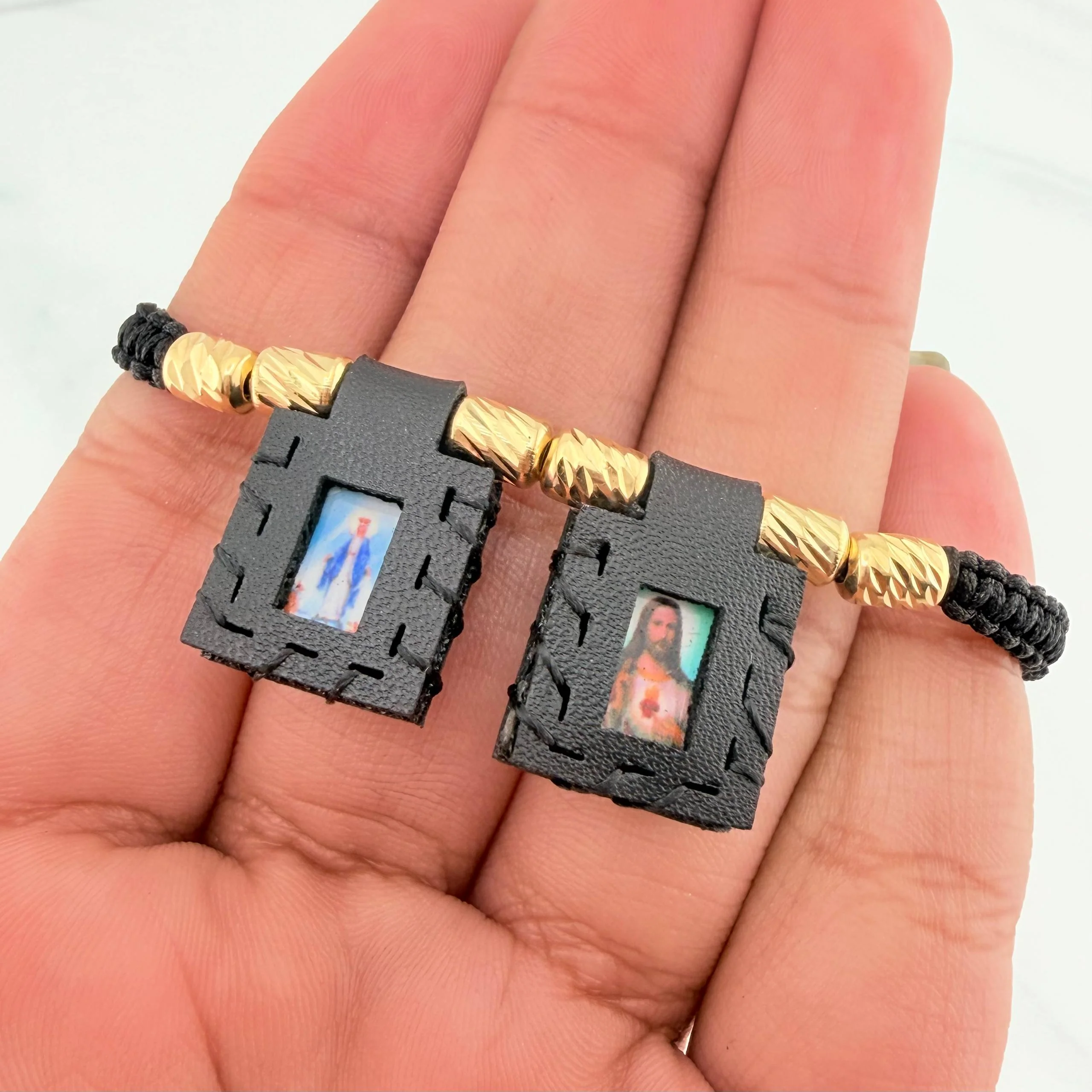 Pulsera Tejida Negra Escapulario Cilindros Diamantados 6Und Oro Amarillo 18K - Image 3