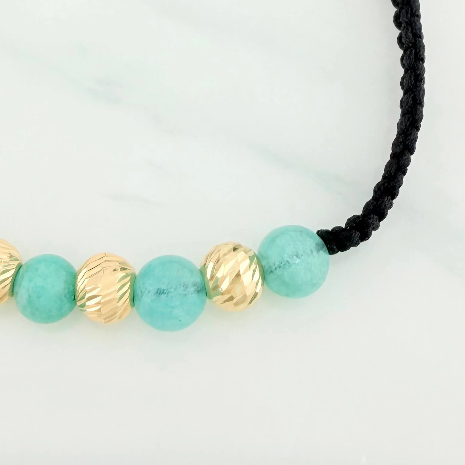Pulsera Tejida Negra Morralla Esmeralda 4 Und / 5Mm Oro Amarillo 18K - Image 3