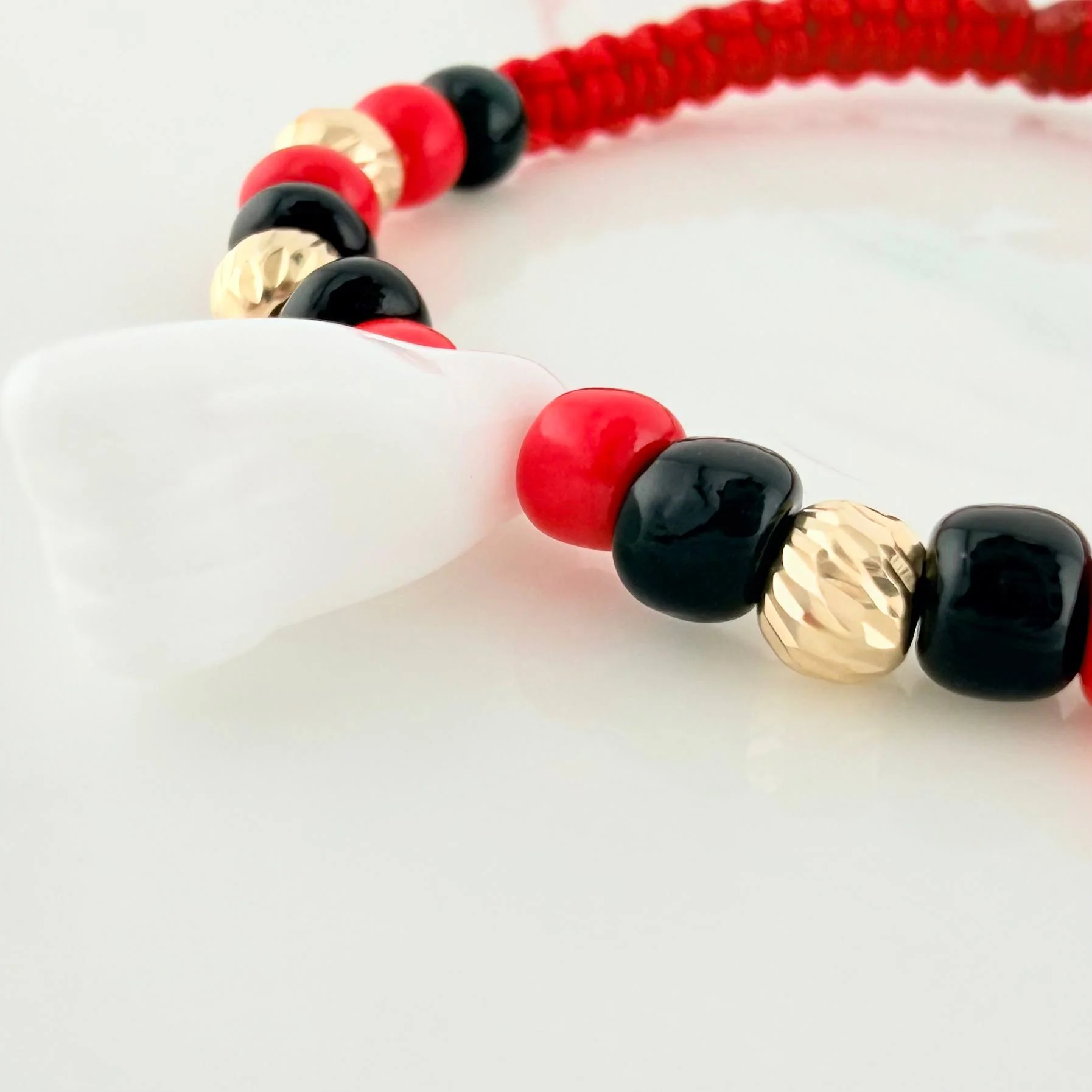 Pulsera Tejida Roja Tejida Mano Protección Oro Amarillo 18K - Image 5