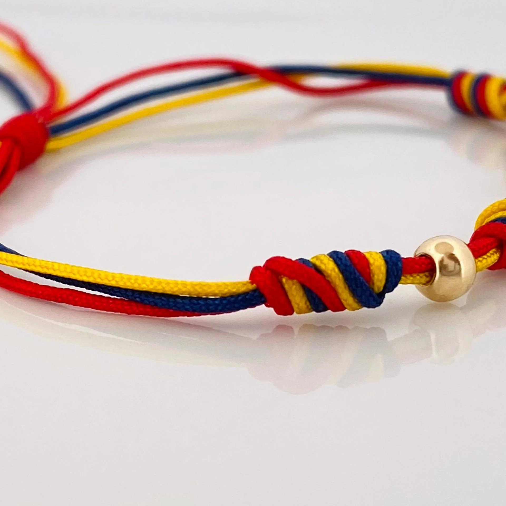 Pulsera Tejida Tricolor Cuatro Nudos 4Mm Oro Amarillo 18K - Image 4