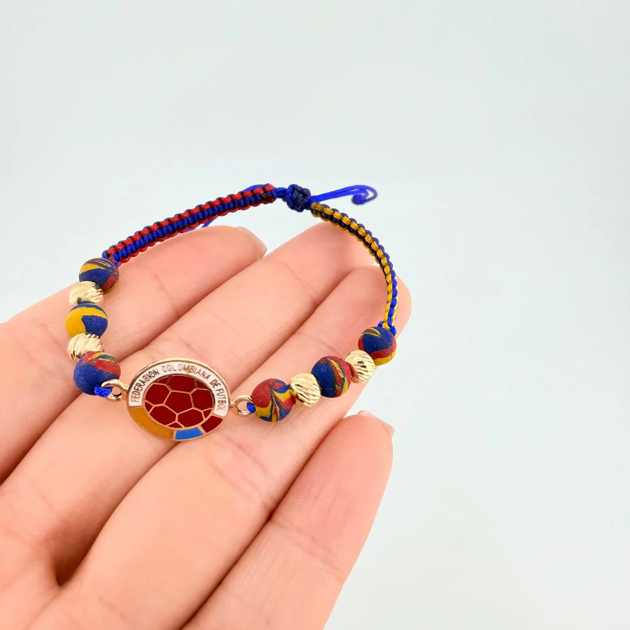Pulsera Tejida Tricolor Escudo Selección Bolas Diamantadas 5Mm / 4 Und Oro Amarillo 18K - Image 3