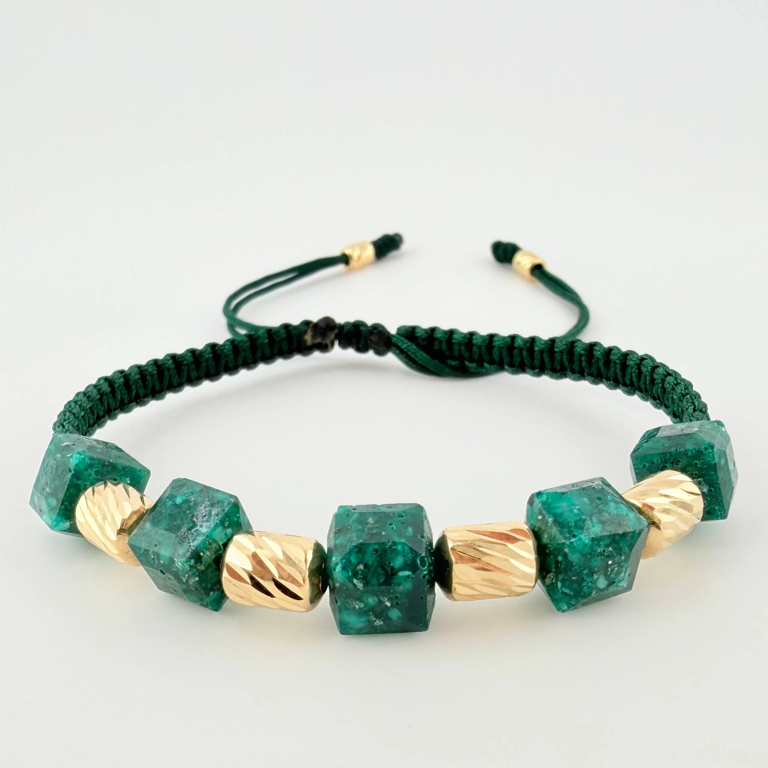 Pulsera Verde Esmeralda Cubica Cilindros Diamantados 6und 1.4gr / 3mm-5mm Oro Amarillo 18K ©