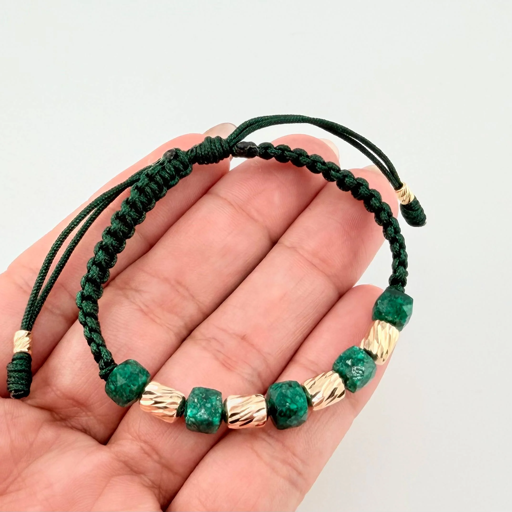 Pulsera Verde Morralla Cubica 5mm Cilindros 6und / Oro Amarillo 18K © - Image 3