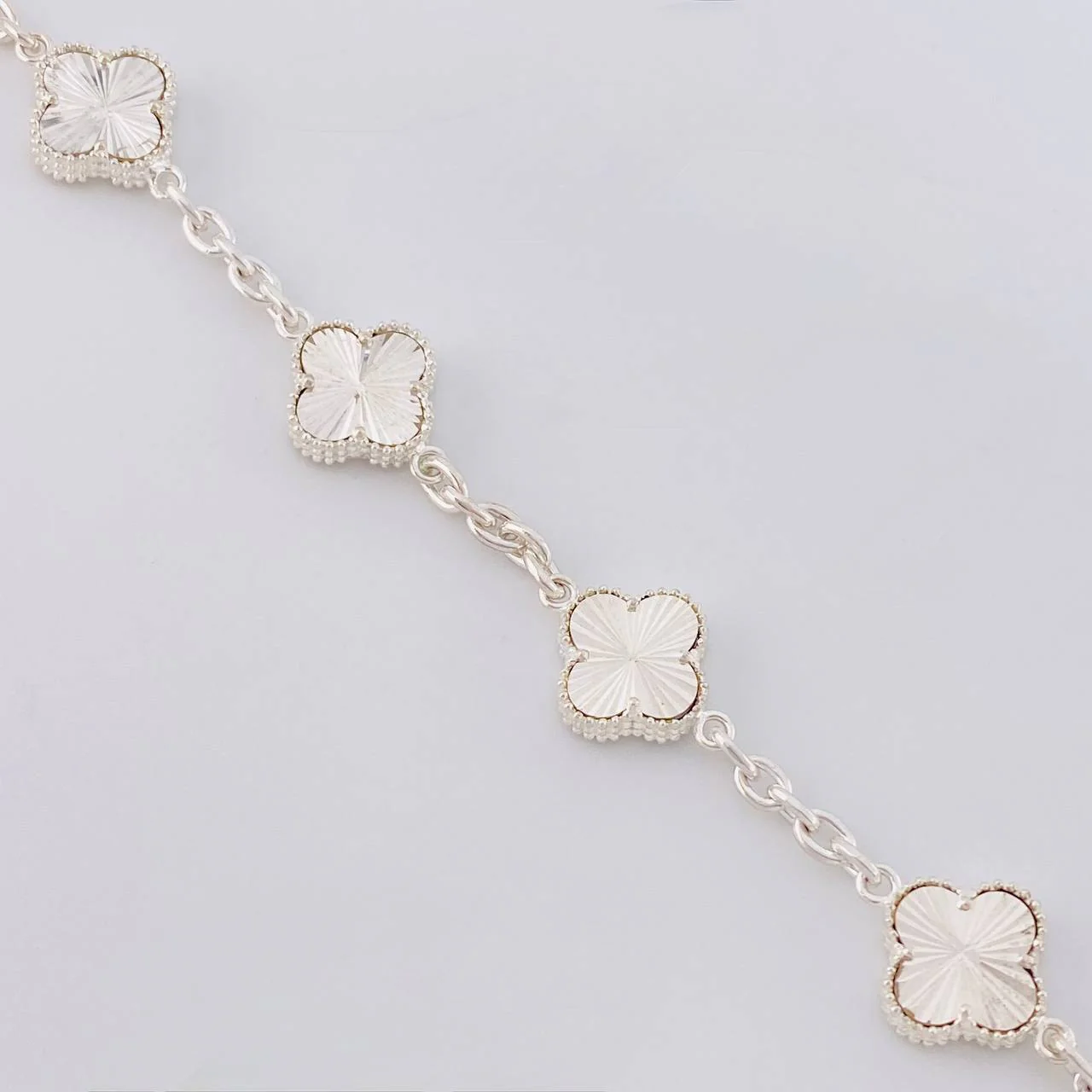 Pulso Aro Seguido Trébol Diamantado 16.65g / 20.3cm / 2.4mm Plata 925 - Image 2