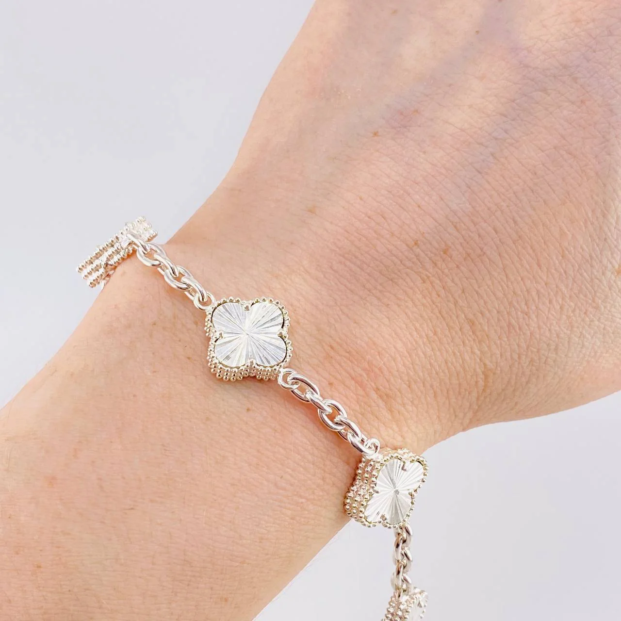 Pulso Aro Seguido Trébol Diamantado 17.1g / 20.3cm / 2.4mm Plata 925 - Image 4