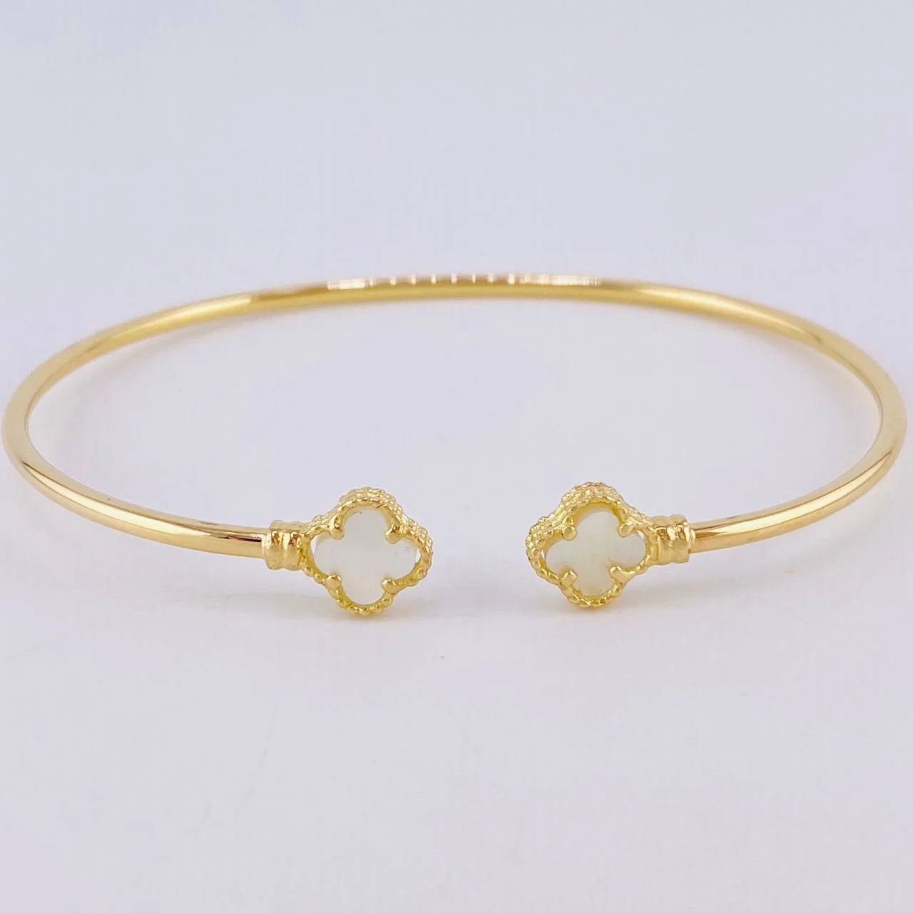 Pulso Aro Trebol Nacar Blanco 3.5 g / 17.2 cm / 3.7 mm Oro Amarillo 18K
