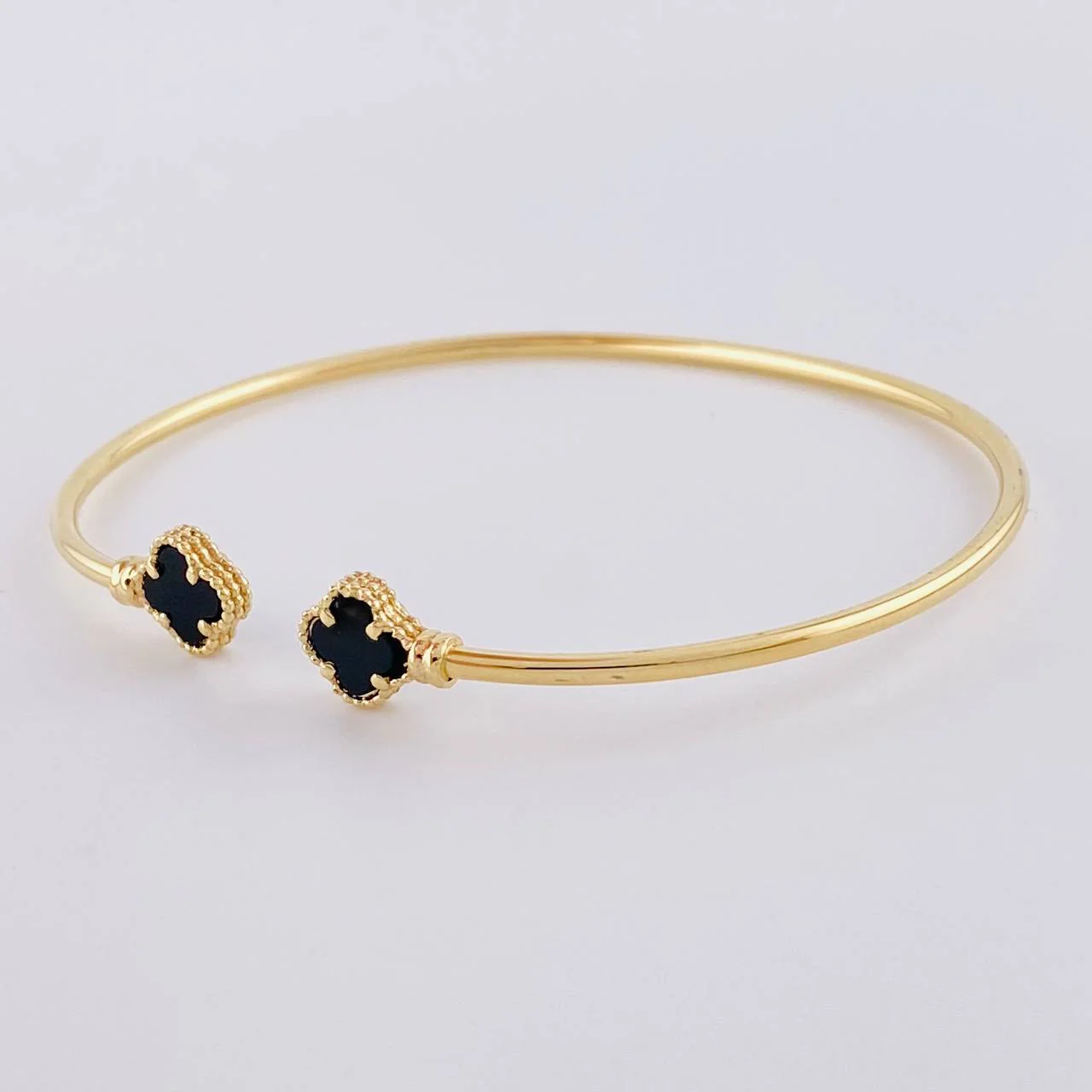 Pulso Aro Trebol Onix Negro 3.55 g / 17.7 cm / 3.7 mm Oro Amarillo 18K - Image 2